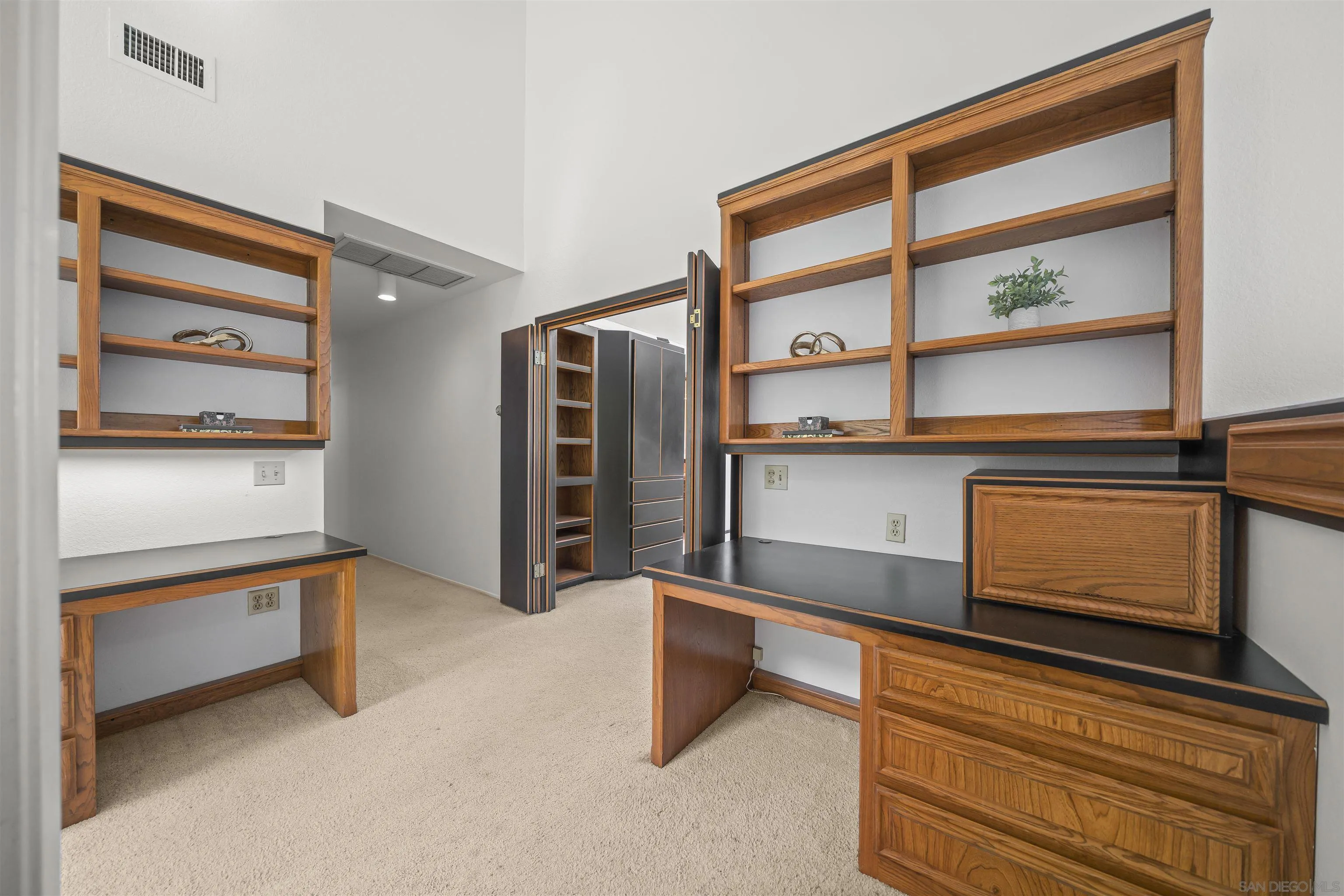 https://cdn.realtyfeed.com/cdn/127/250025155/2f5b22669064b16a63d0f9b636c55f8f.webp