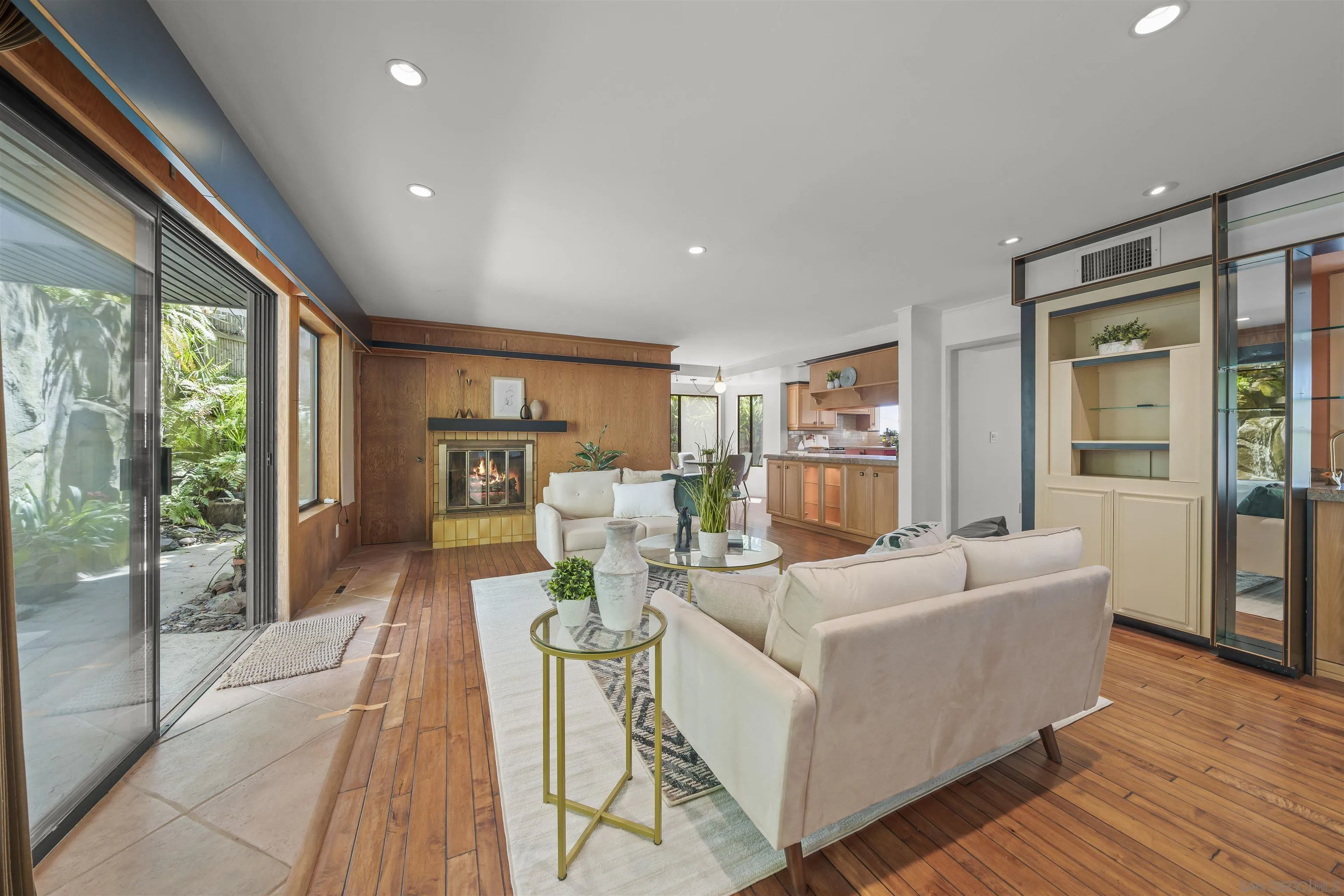 https://cdn.realtyfeed.com/cdn/127/250025155/4c61aded3e3e7dffda9b5a9ae0a4a613.webp