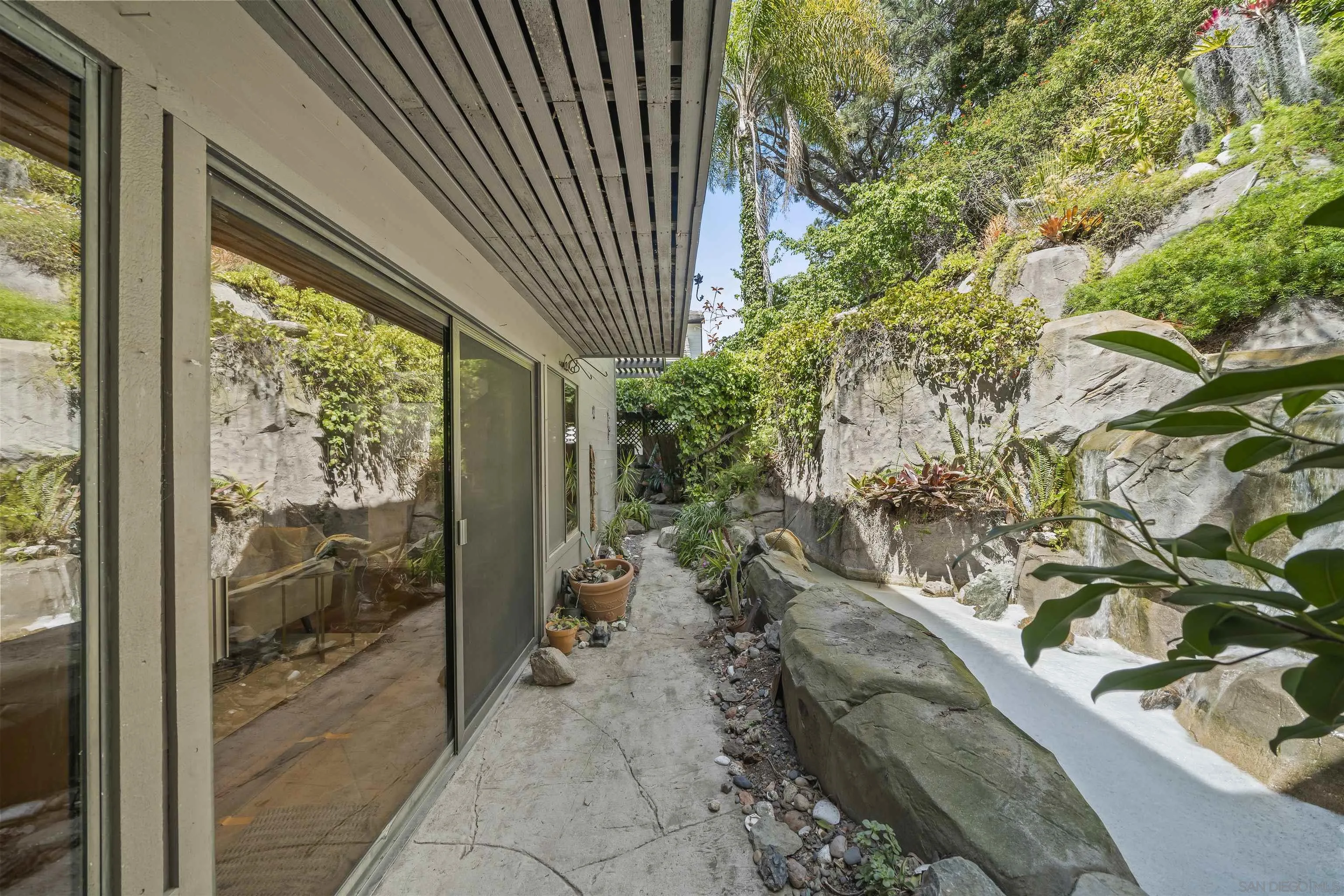 https://cdn.realtyfeed.com/cdn/127/250025155/a121fdd2a76f0f2f3953eb67c4680e75.webp