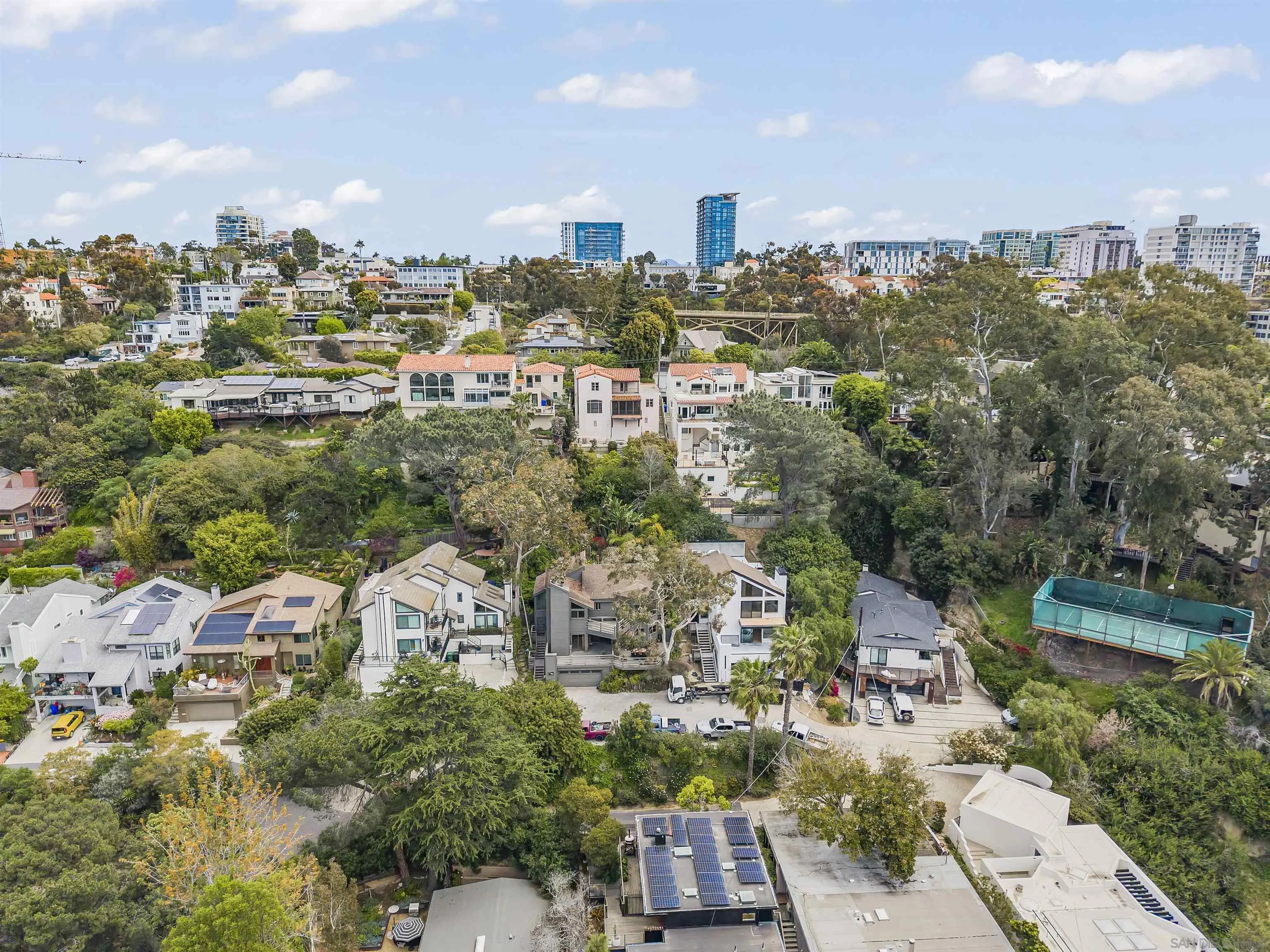 https://cdn.realtyfeed.com/cdn/127/250025155/db4c1d4ec31b82486a773f03f2a2cd02.webp