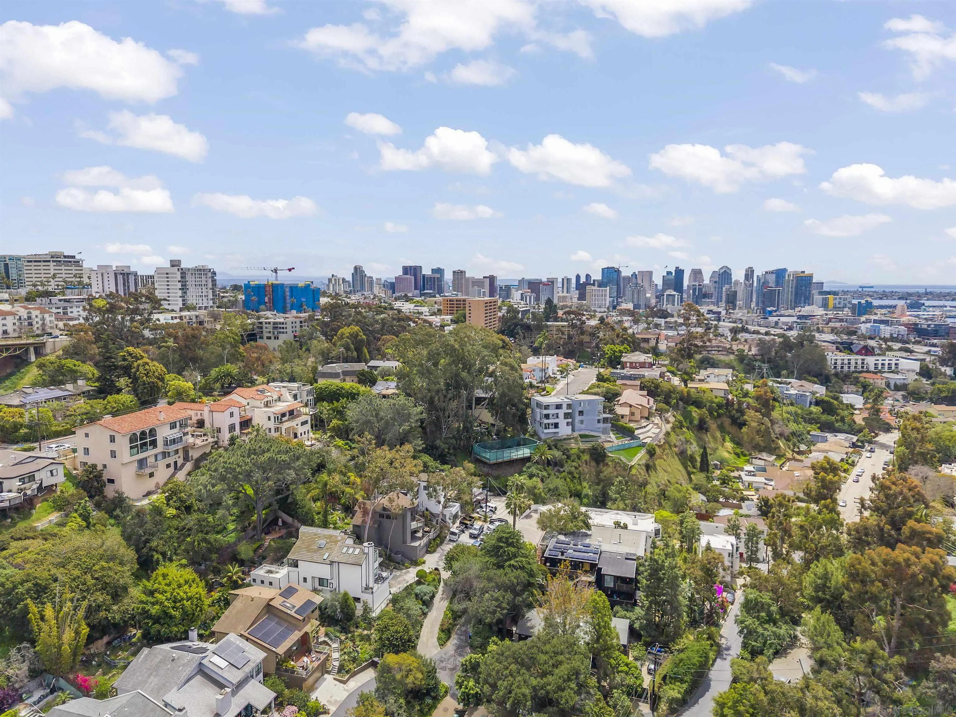 https://cdn.realtyfeed.com/cdn/127/250025155/ef69b8c10d8b8d5ae1b19e104c4f105e.webp
