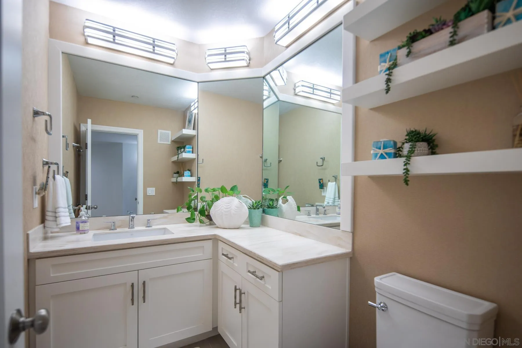 Photo #17: 250025157 Listing: Photo #17