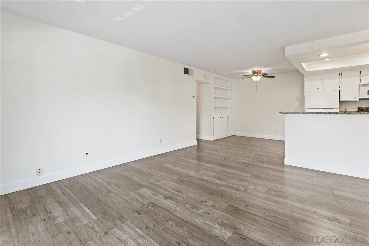 Photo #4: 250025180 Listing 