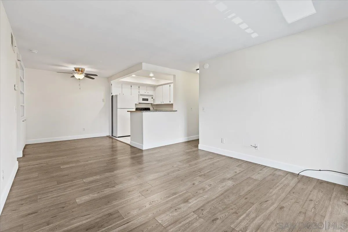Photo #5: 250025180 Listing 
