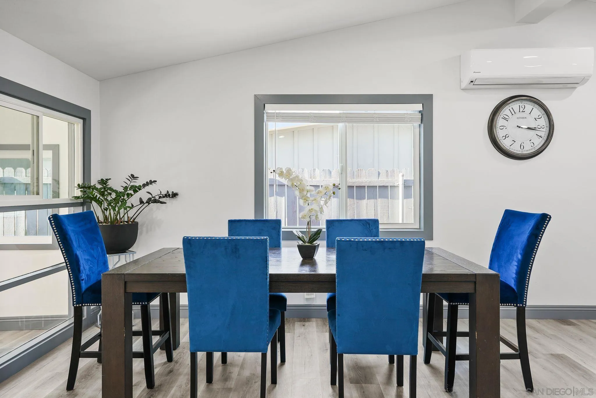 https://cdn.realtyfeed.com/cdn/127/250025189/3dfd0cef980a46bcd2a8f76d06ecf9a5.webp