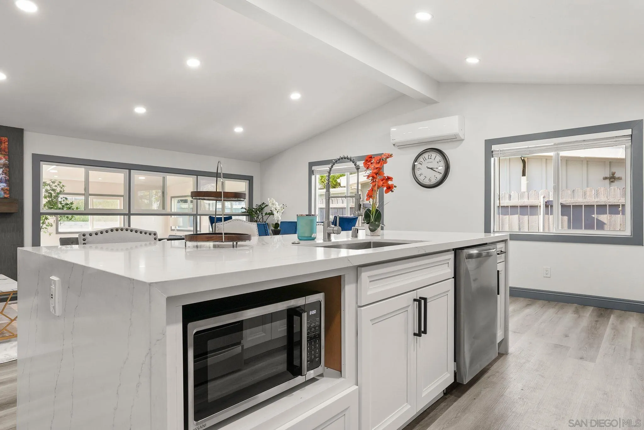 https://cdn.realtyfeed.com/cdn/127/250025189/79a6fc80a985b8de0a8195d034910eda.webp