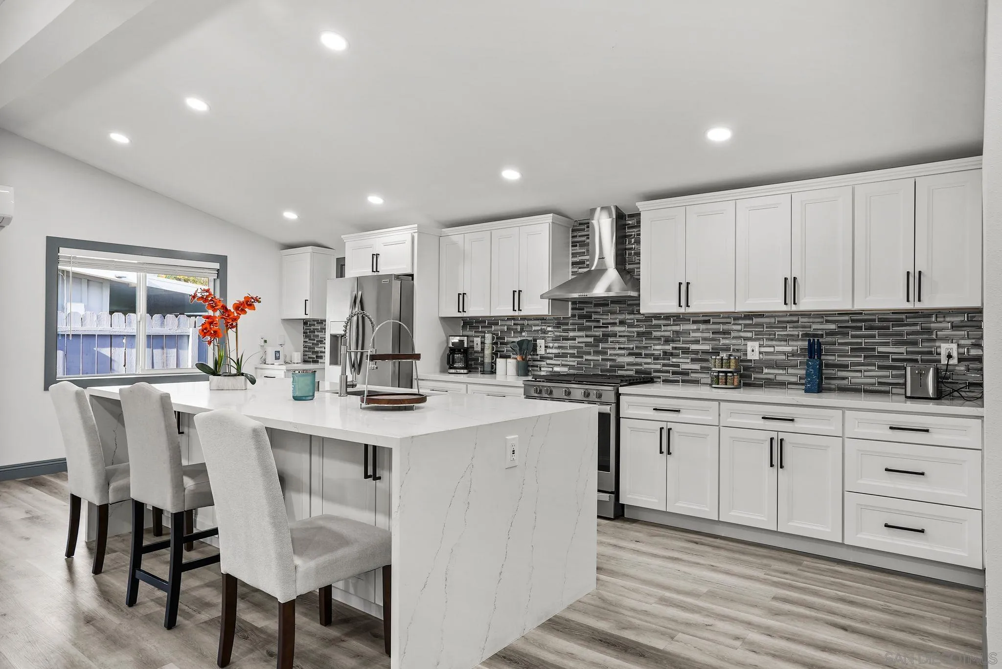 https://cdn.realtyfeed.com/cdn/127/250025189/a6f6aee4e0a0f60dff0a931feac4cfd0.webp