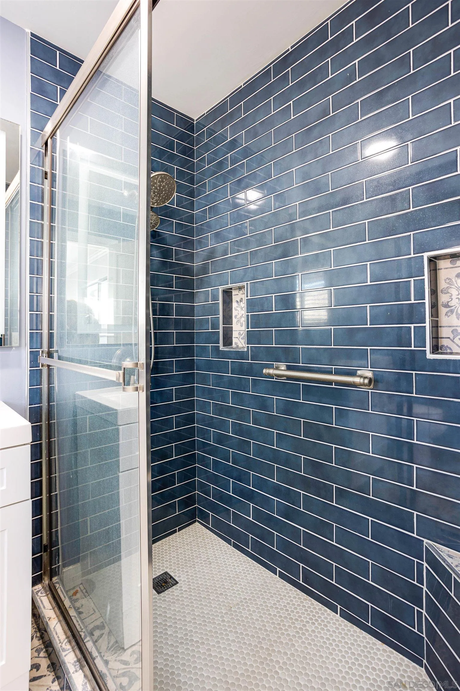 https://cdn.realtyfeed.com/cdn/127/250025213/49bc4256aae686d77a3d1a796ad049d8.webp