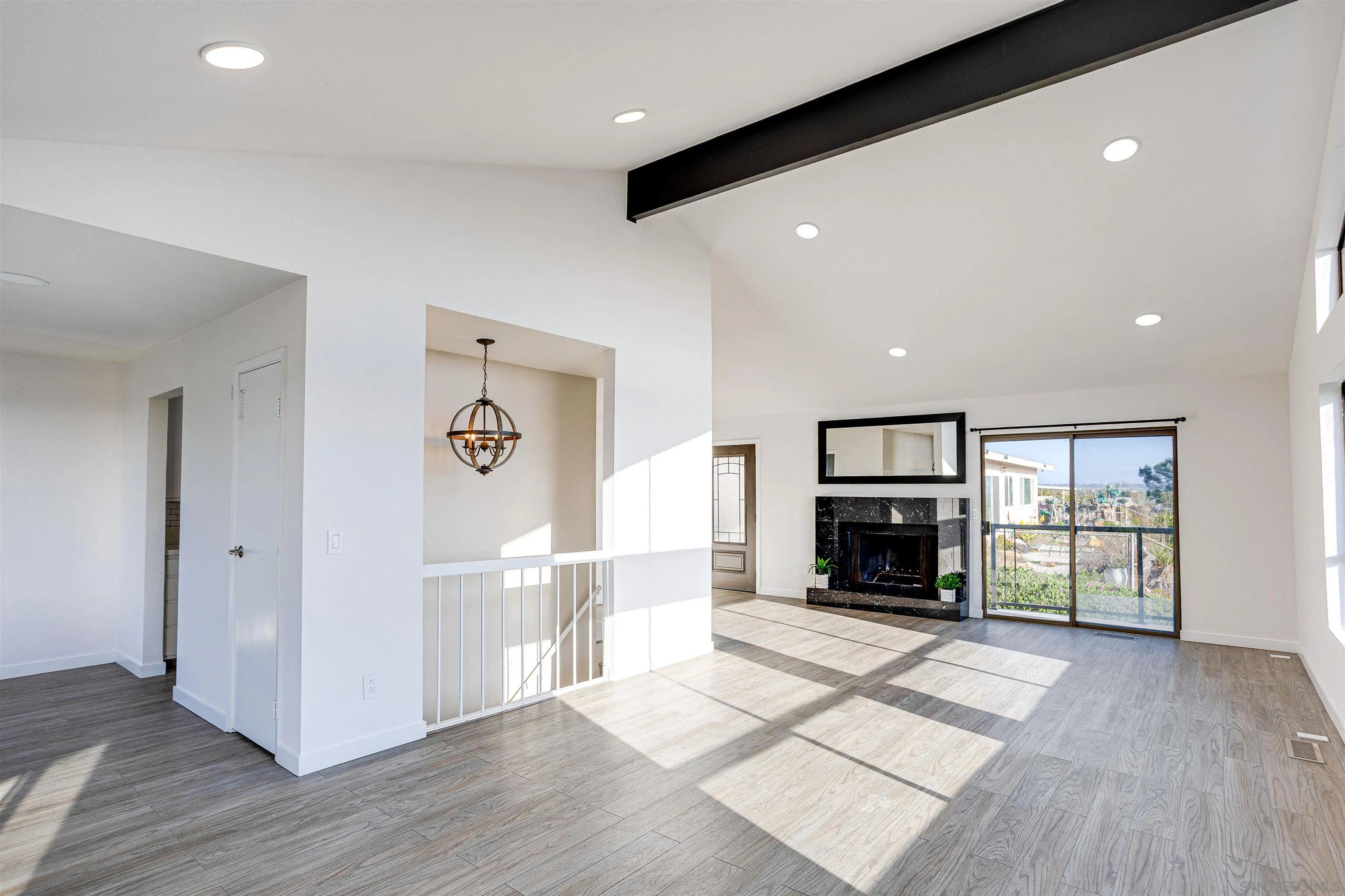 https://cdn.realtyfeed.com/cdn/127/250025213/738a7746a8c7948ad60d444c196d790b.webp