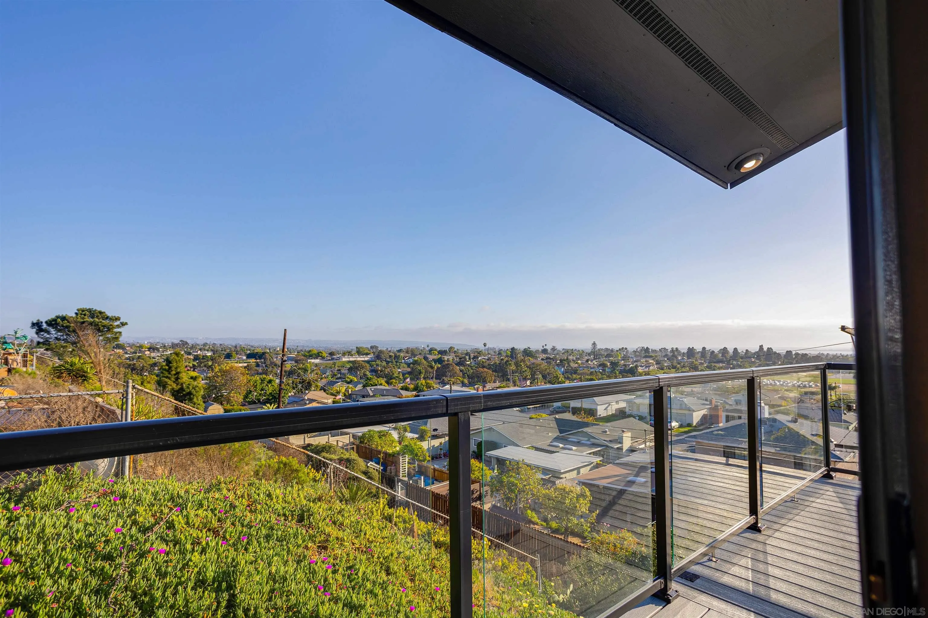 https://cdn.realtyfeed.com/cdn/127/250025213/91e6a3ae480ba4f0b7685532942fdf3d.webp