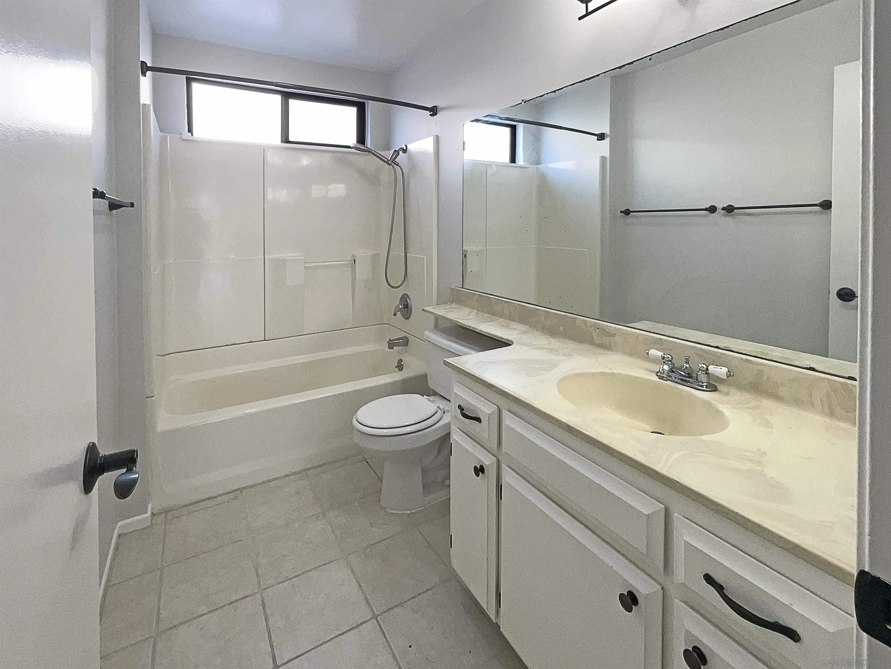 Photo #8: 250025230 Listing: Photo #8