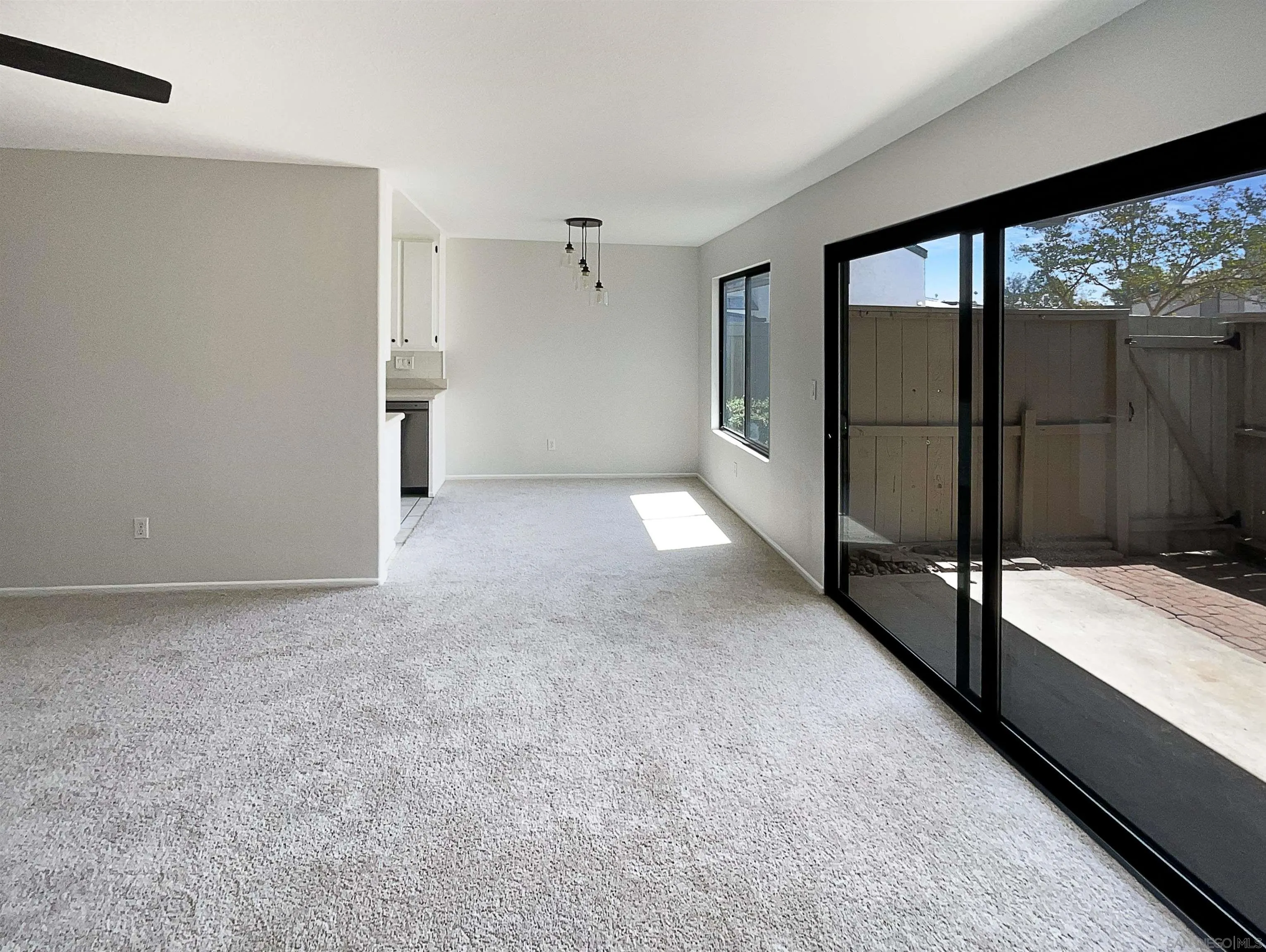 Photo #11: 250025230 Listing: Photo #11