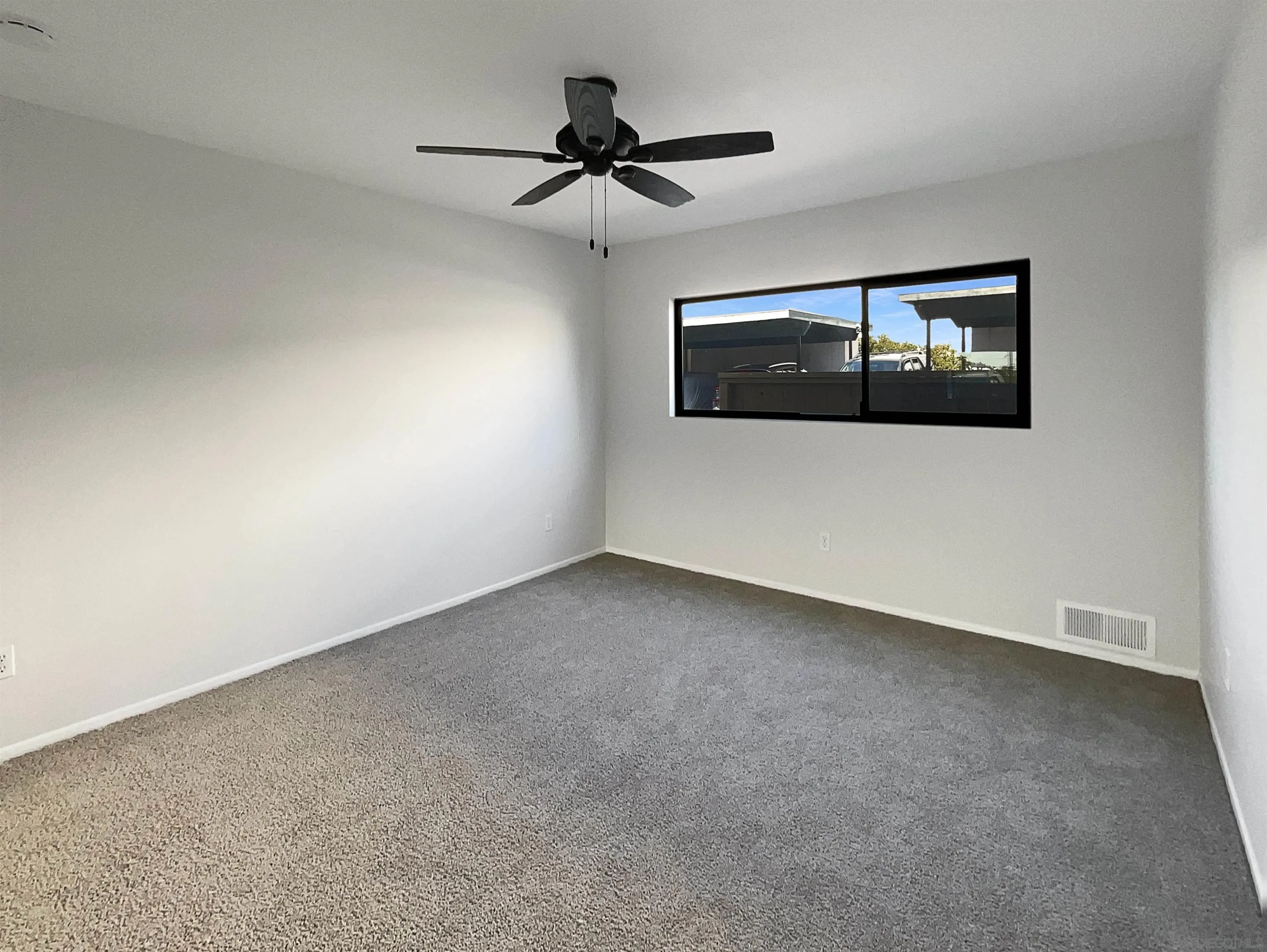 Photo #5: 250025230 Listing 