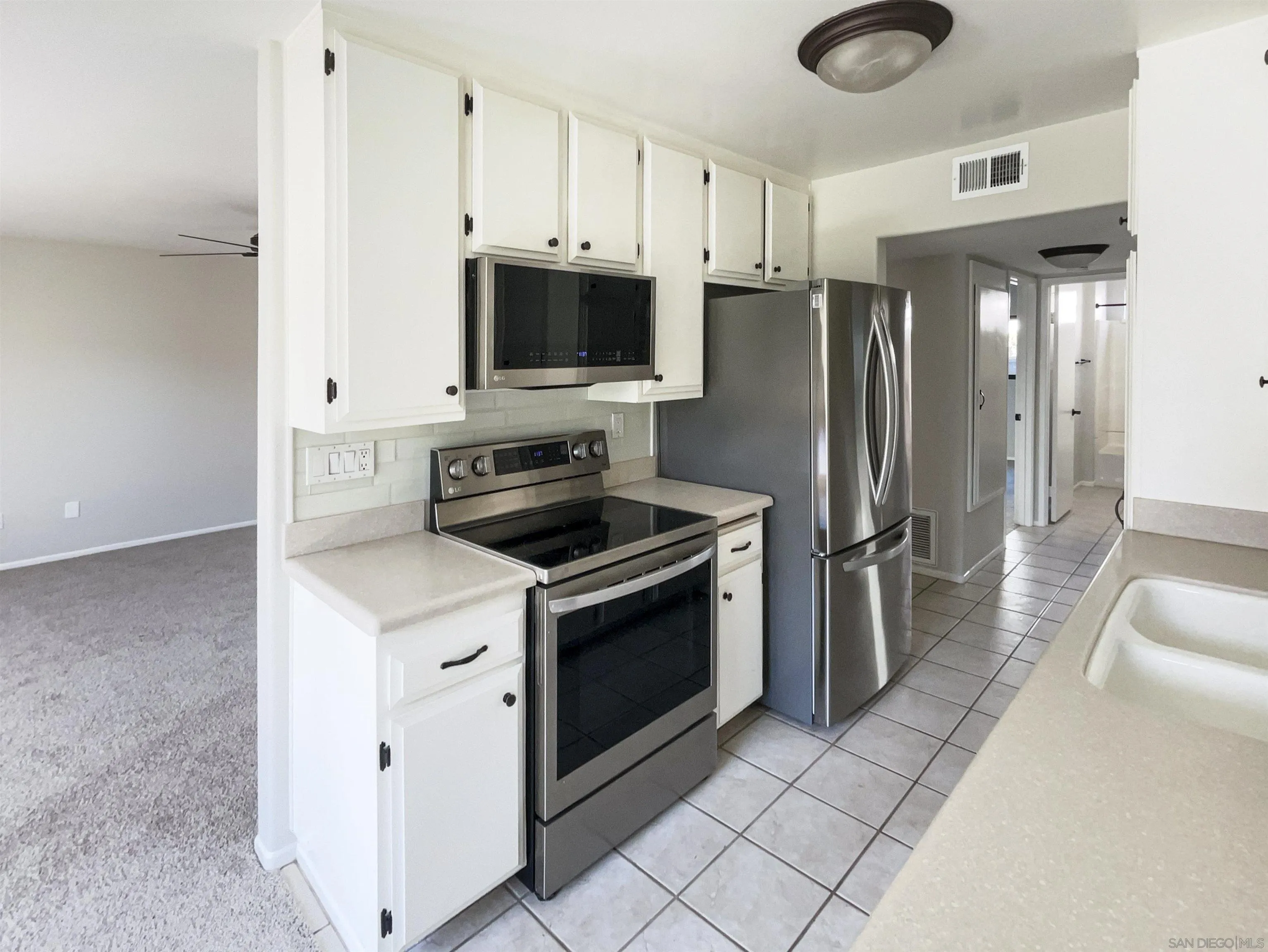 Photo #7: 250025230 Listing: Photo #7