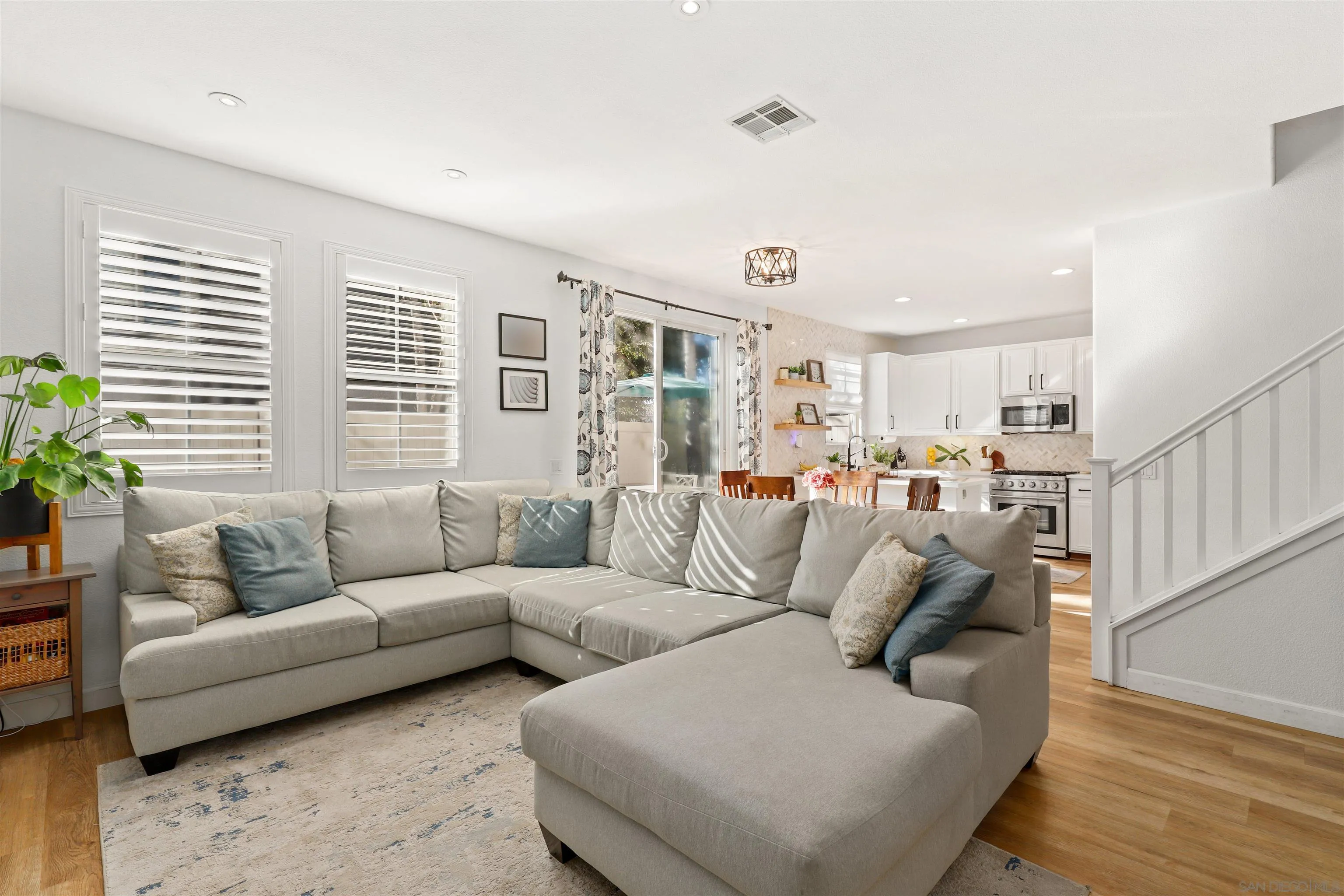 Photo #3: 250025282 Listing 