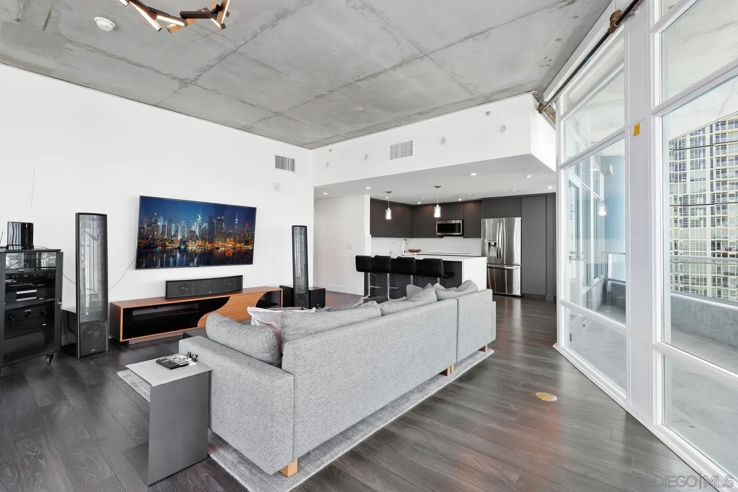 Photo #3: 250025291 Listing 