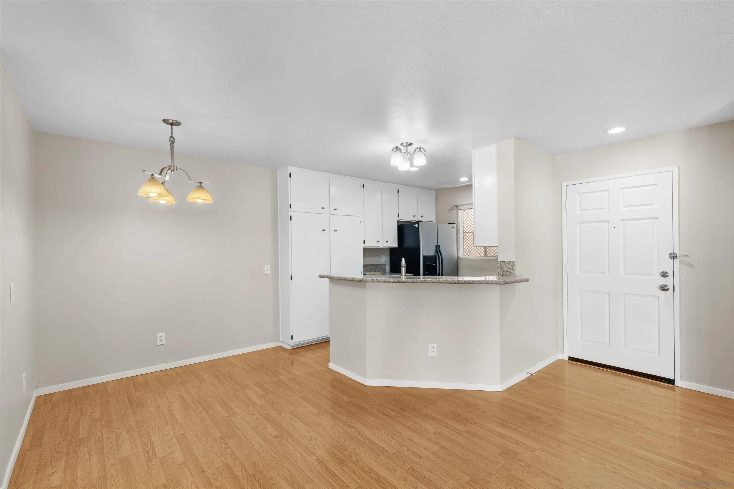 Photo #4: 250025297 Listing 