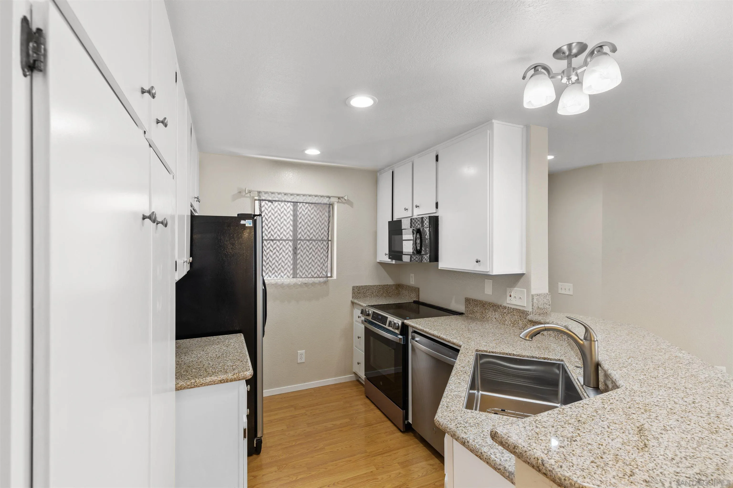 Photo #8: 250025297 Listing: Photo #8