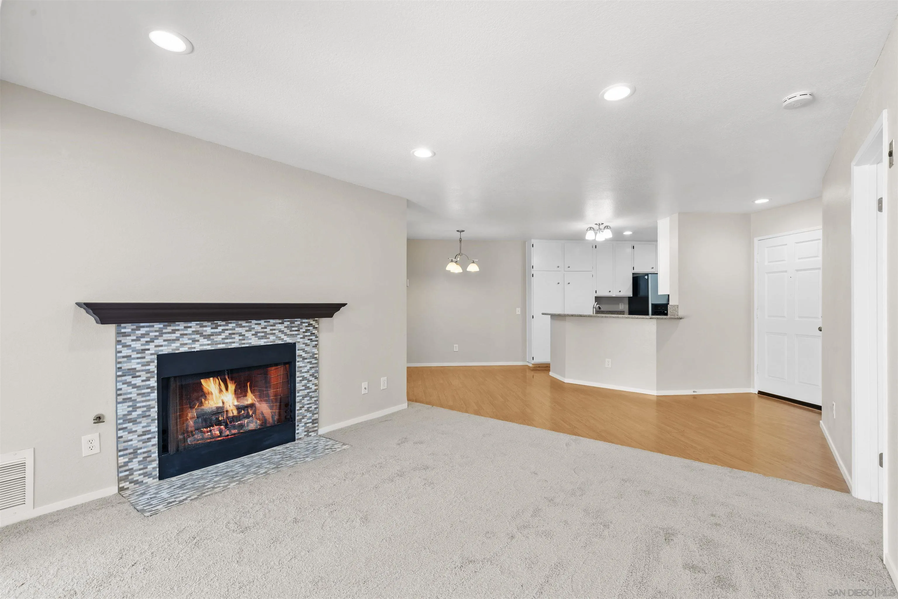 Photo #2: 250025297 Listing 