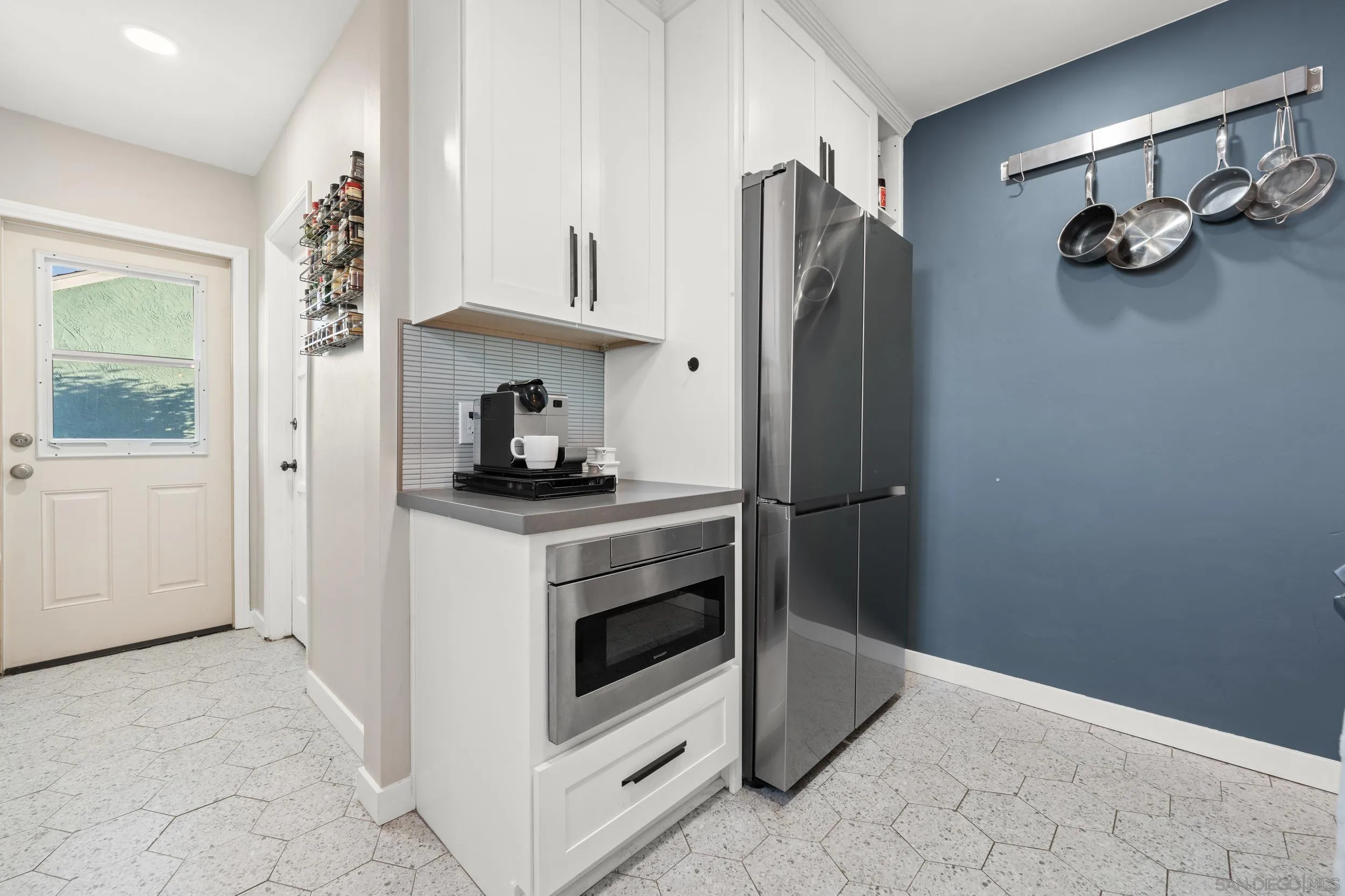 https://cdn.realtyfeed.com/cdn/127/250025305/1c7800534b235f701ac9419c4df82ca8.webp