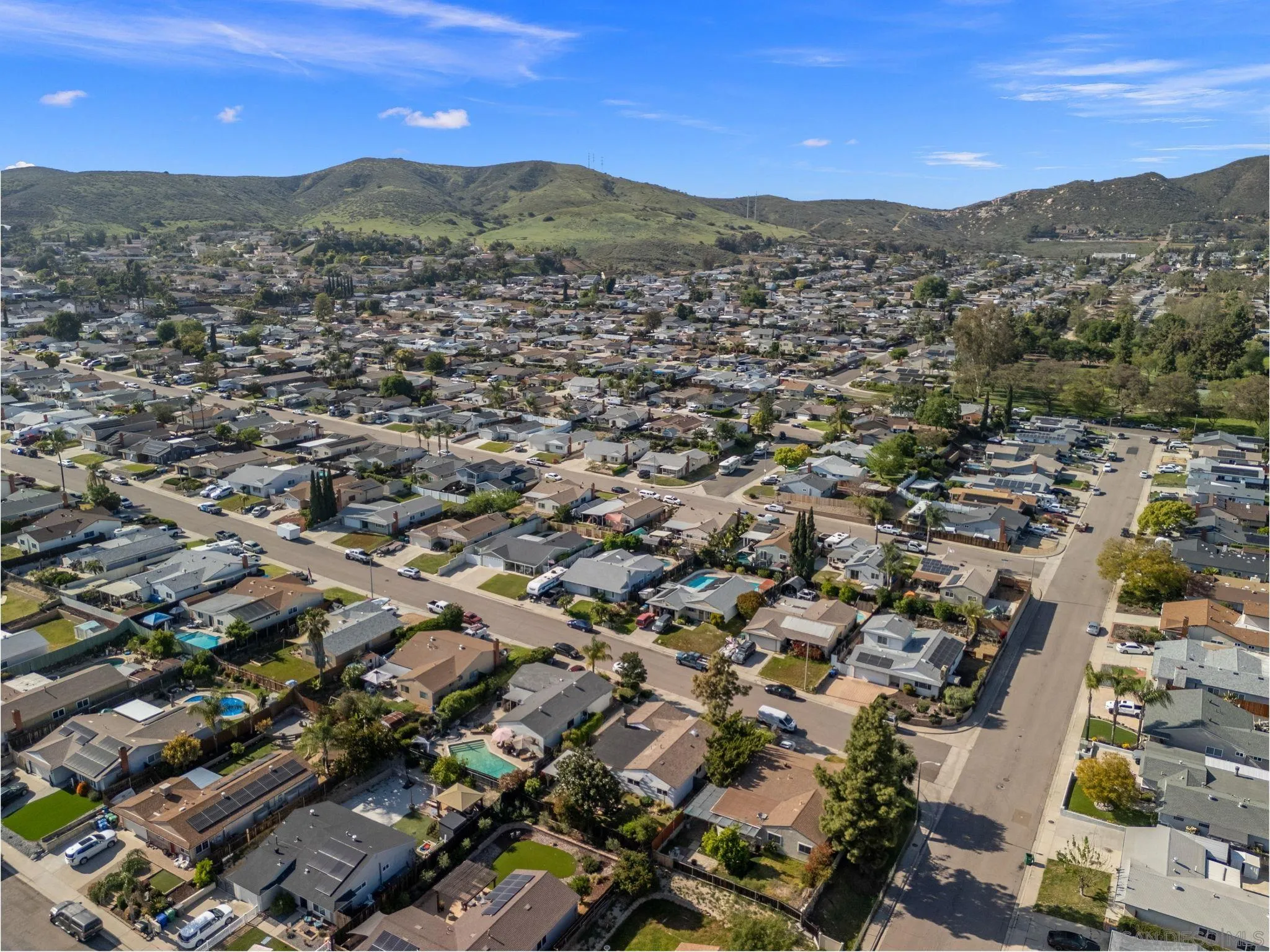 https://cdn.realtyfeed.com/cdn/127/250025323/a1d918da58bff6183f87fca1b1435cf1.webp