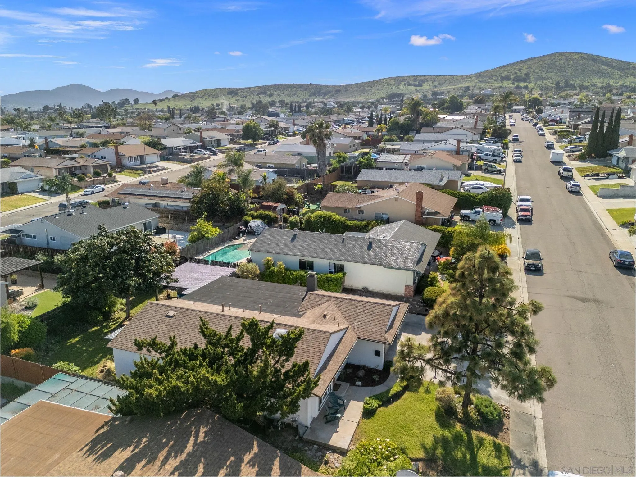 https://cdn.realtyfeed.com/cdn/127/250025323/a92c6af76c9542214a3d50b154bb9fdb.webp