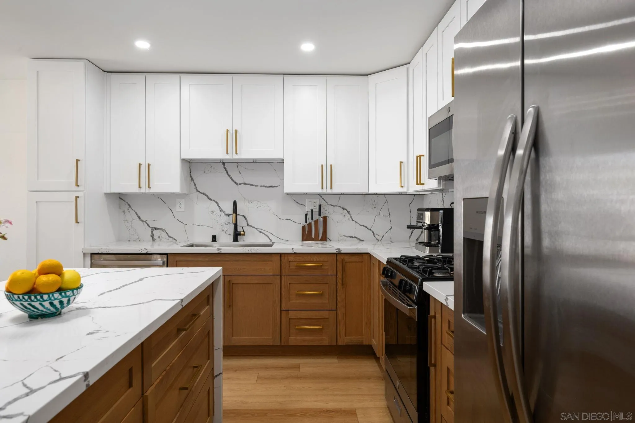 https://cdn.realtyfeed.com/cdn/127/250025323/d22a38f990dbf873bdbb7d8bea1bcca8.webp