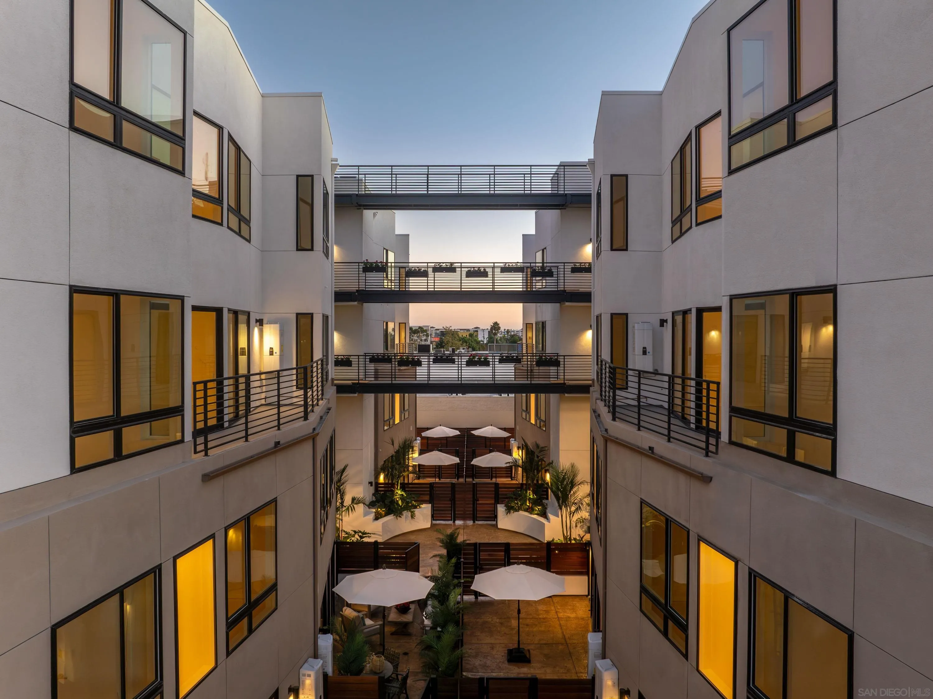 https://cdn.realtyfeed.com/cdn/127/250025356/c771f4208bf56936326c47f3d17c786a.webp