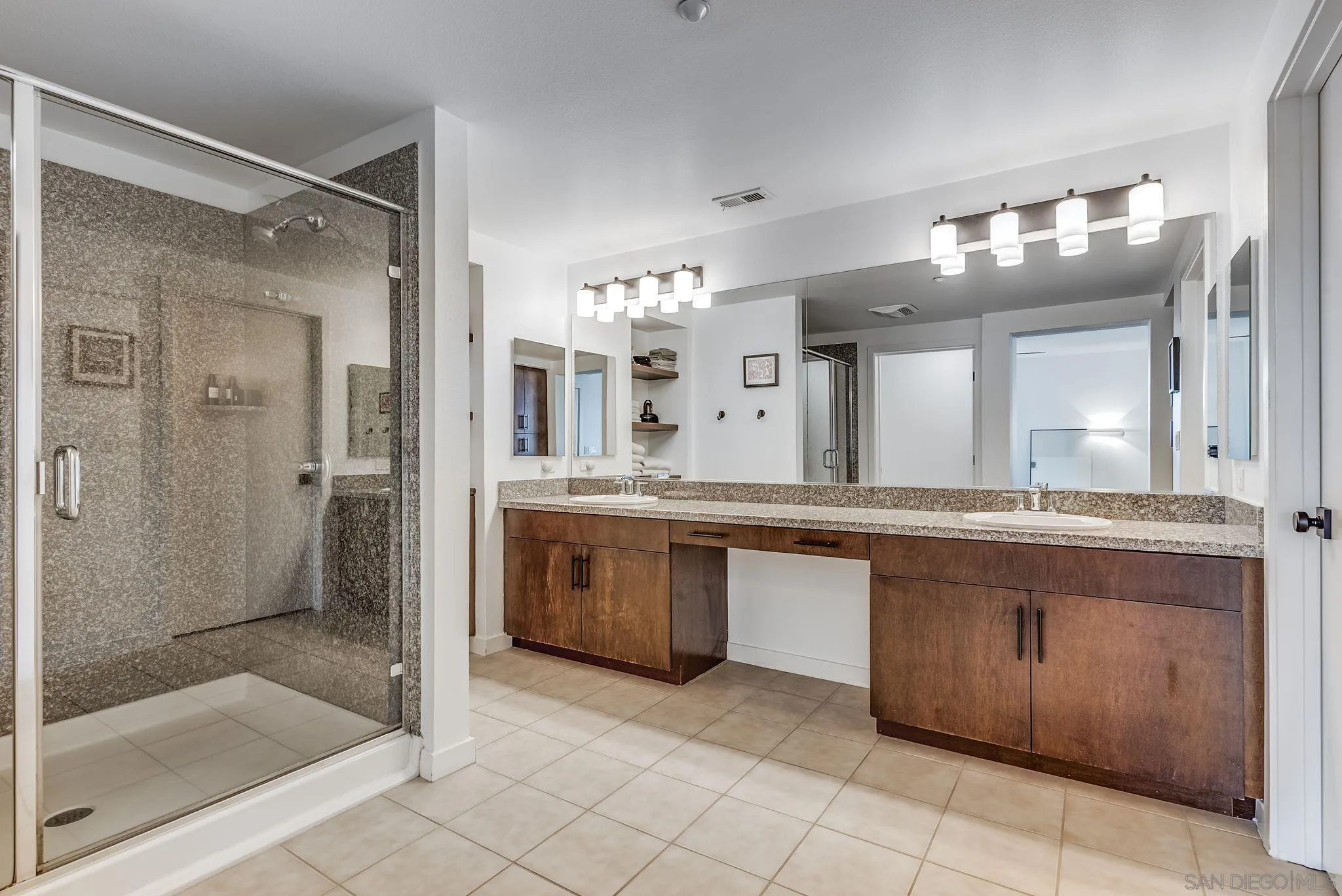 Photo #24: 250025361 Listing: Photo #24