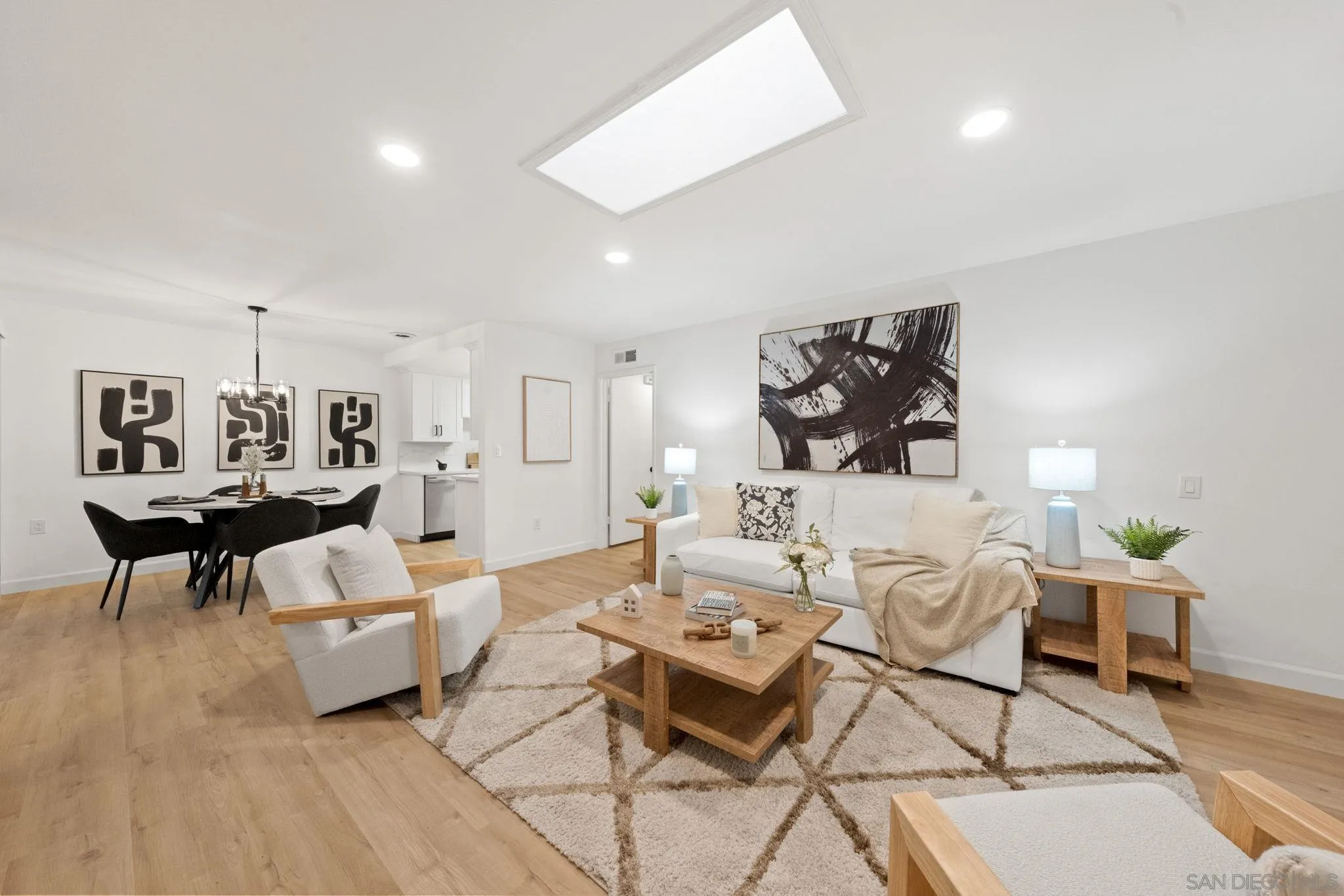 Photo #4: 250025382 Listing 