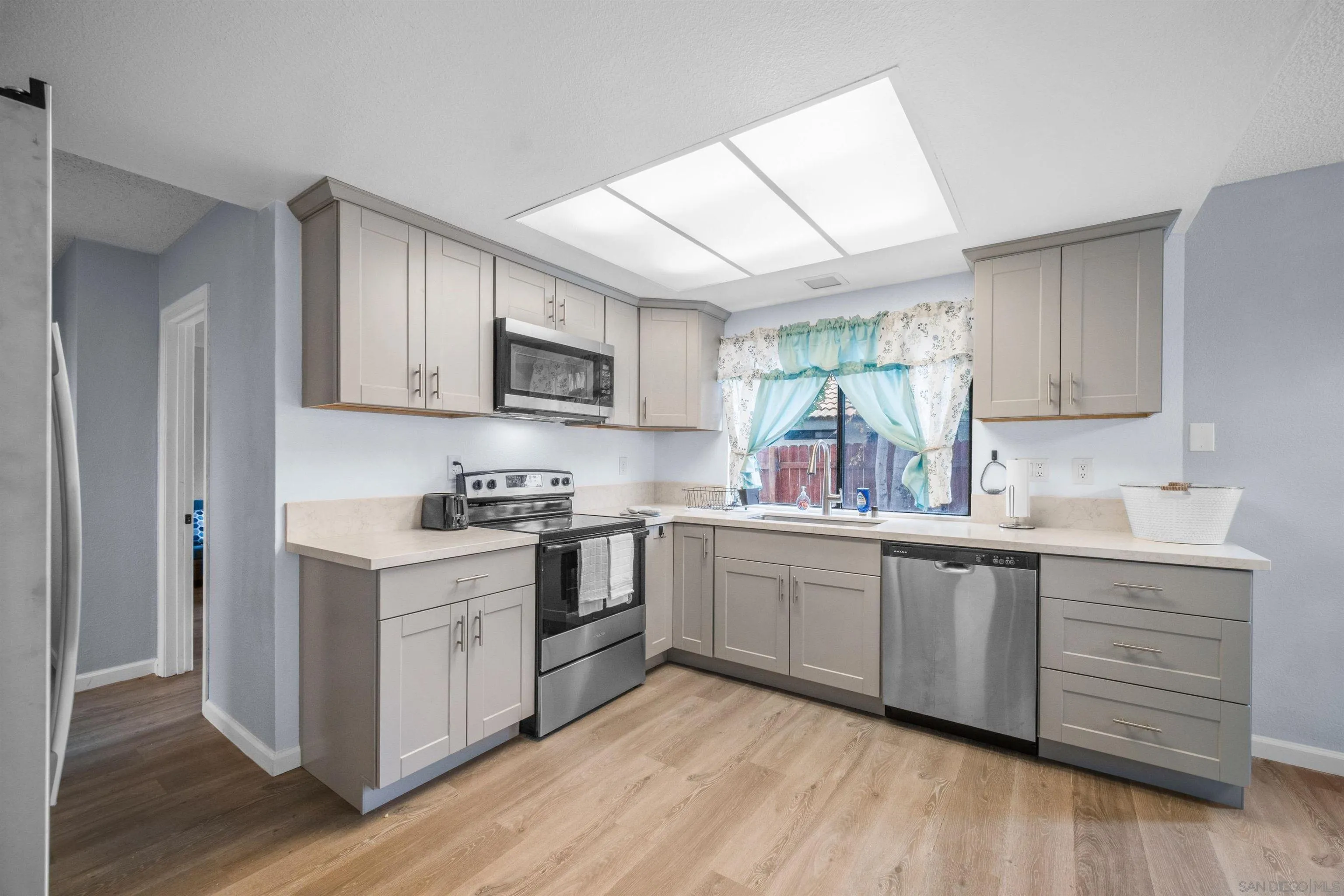 https://cdn.realtyfeed.com/cdn/127/250025383/067ae32463d3a40c0c1209b2309945c6.webp