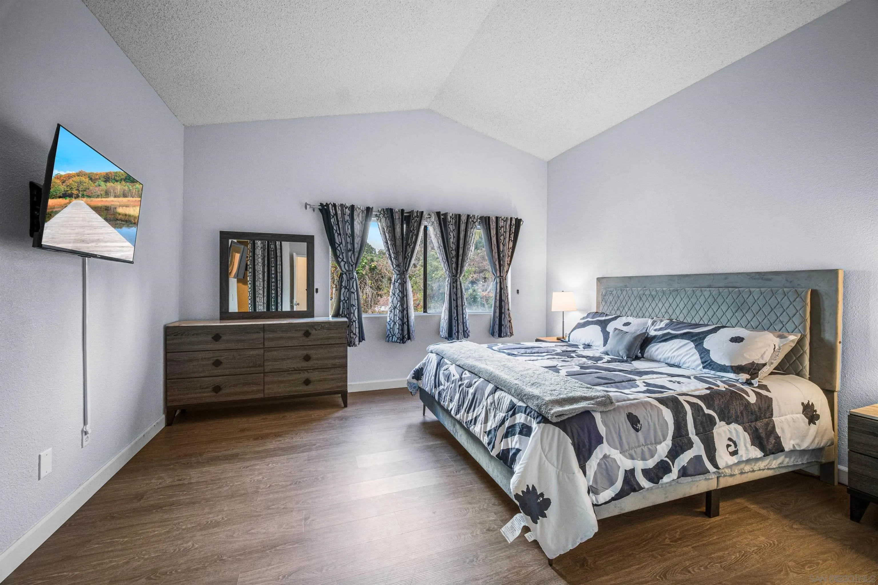https://cdn.realtyfeed.com/cdn/127/250025383/896432ae6247c612d49cb87f86f71480.webp