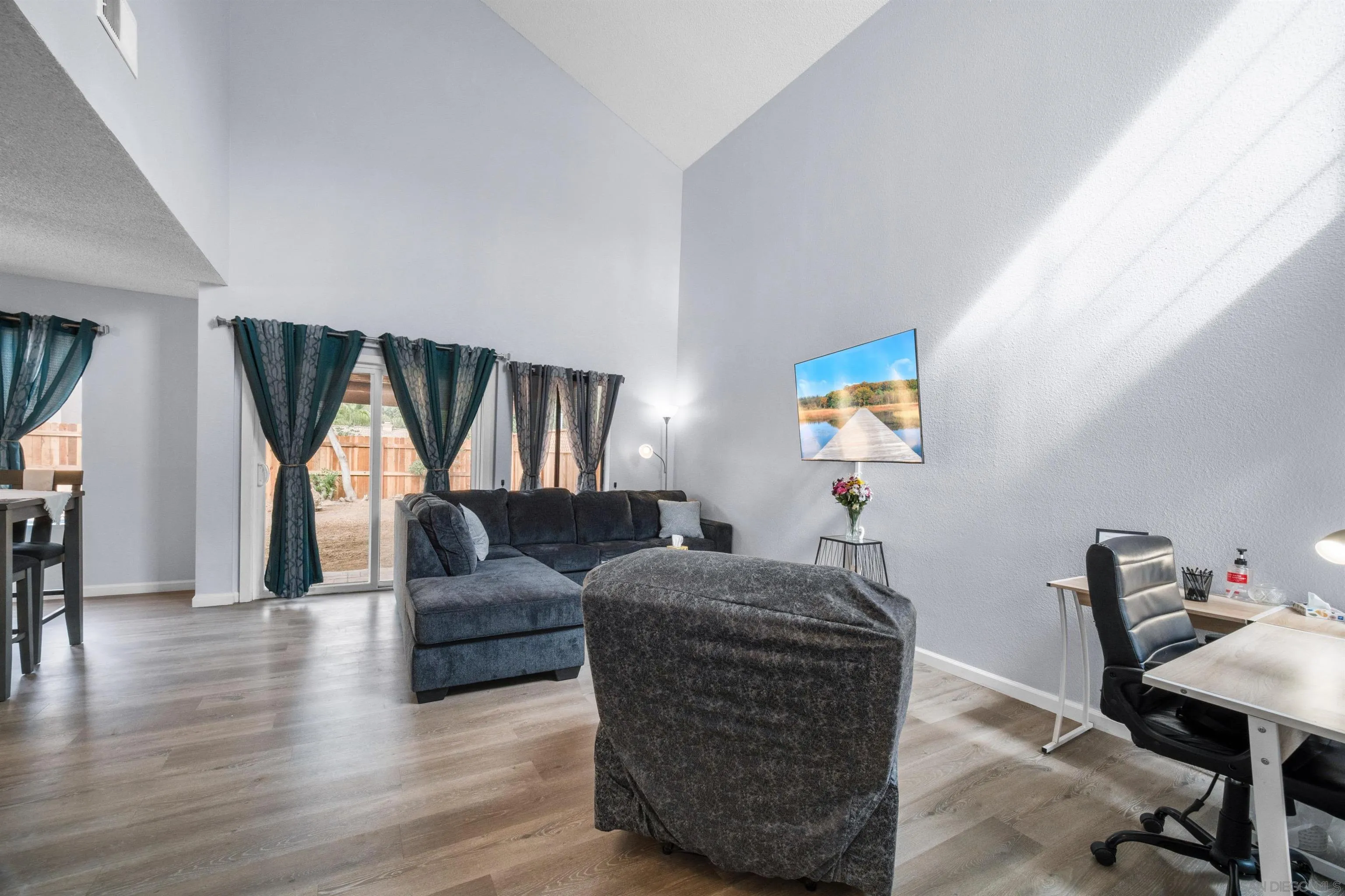 https://cdn.realtyfeed.com/cdn/127/250025383/9b25f8ff511bd14e8f28e76e115fde99.webp