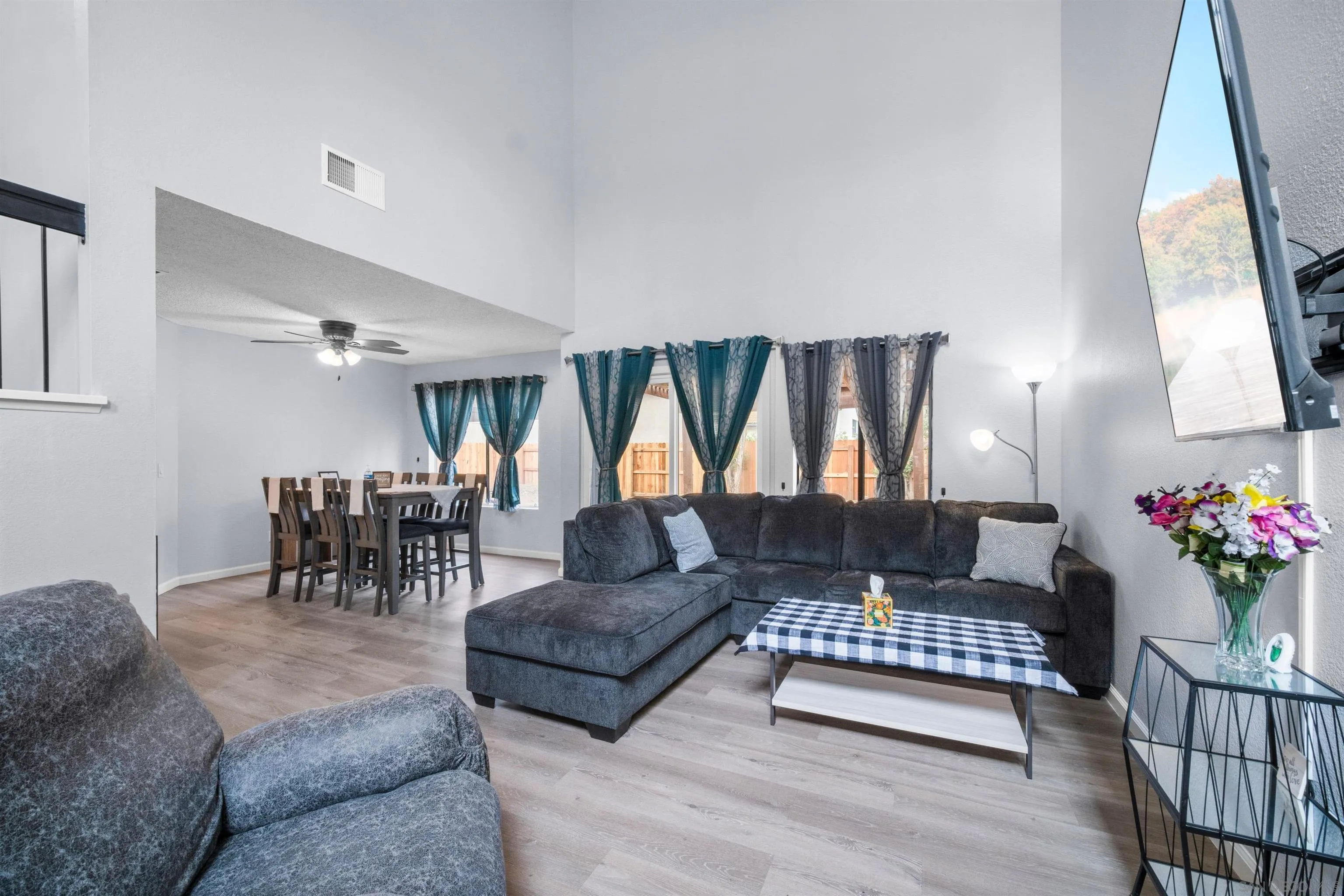 https://cdn.realtyfeed.com/cdn/127/250025383/b7ba14b816970120b057feb0bc1a9af2.webp