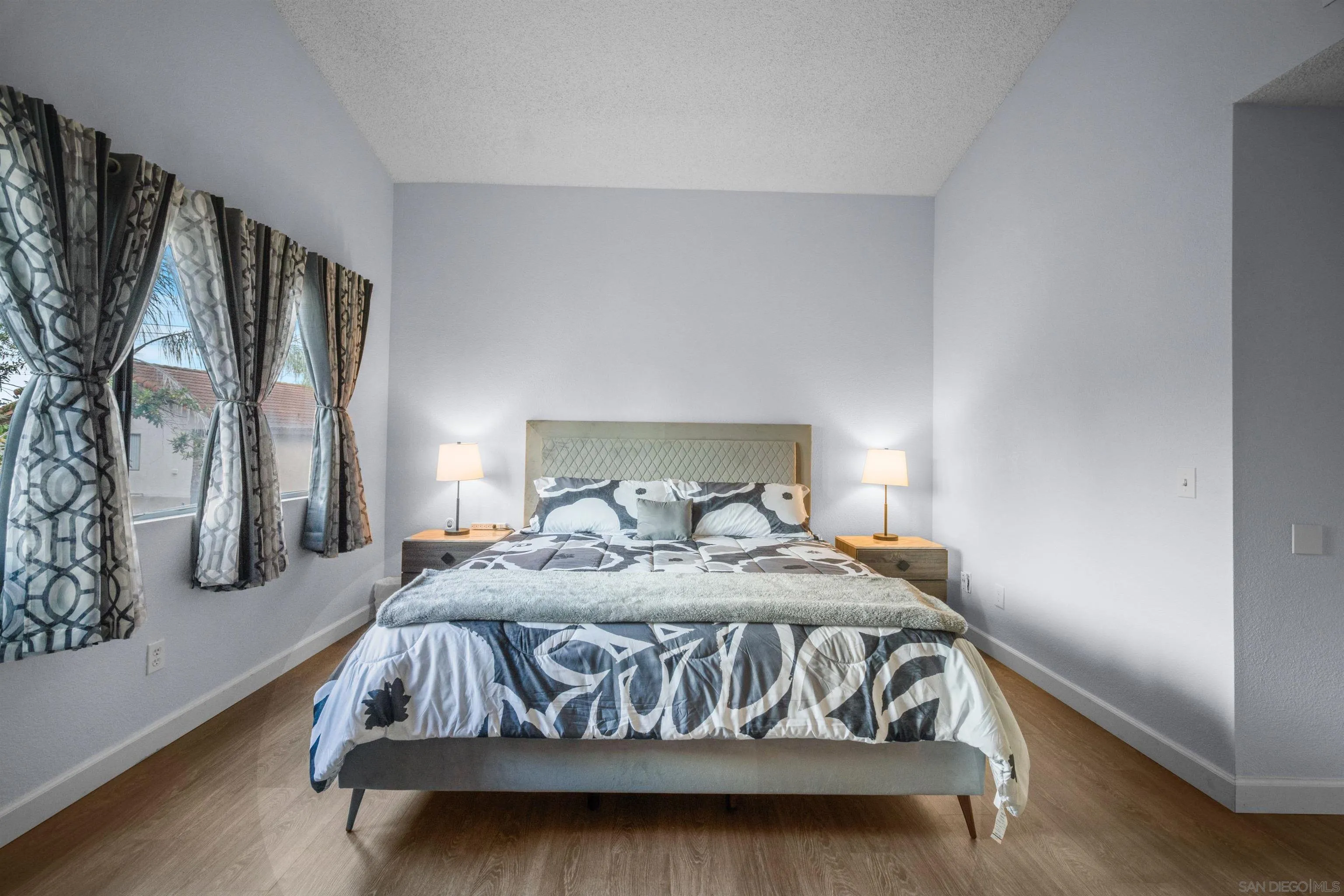 https://cdn.realtyfeed.com/cdn/127/250025383/df4f7486c7b696597be1d0ed248fc638.webp