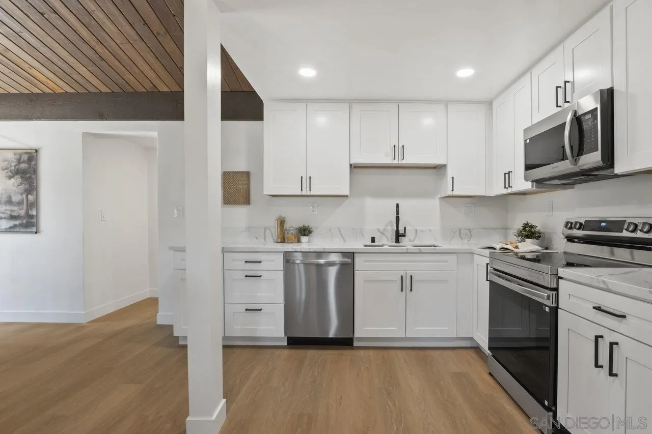 https://cdn.realtyfeed.com/cdn/127/250025424/86307a2188b0cdce9ebb95e603130a1f.webp