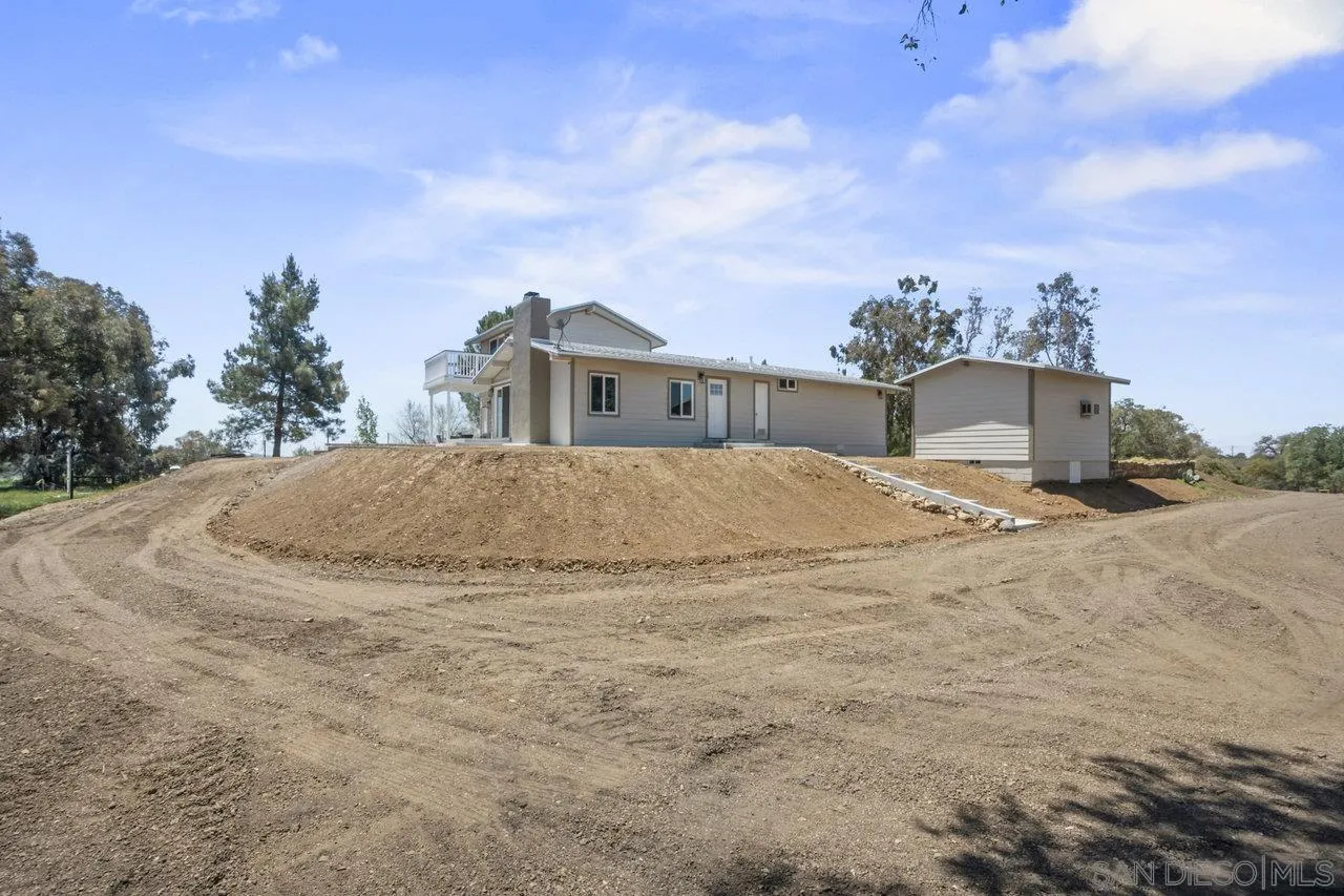 https://cdn.realtyfeed.com/cdn/127/250025424/cadcdcc33690d9d5d62d5c6d7a9499ba.webp