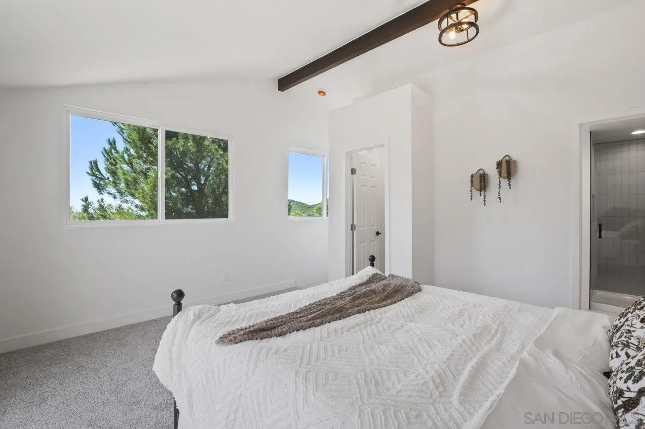 https://cdn.realtyfeed.com/cdn/127/250025424/fdfc4d8132f62b5bd438a3c36b85b031.webp