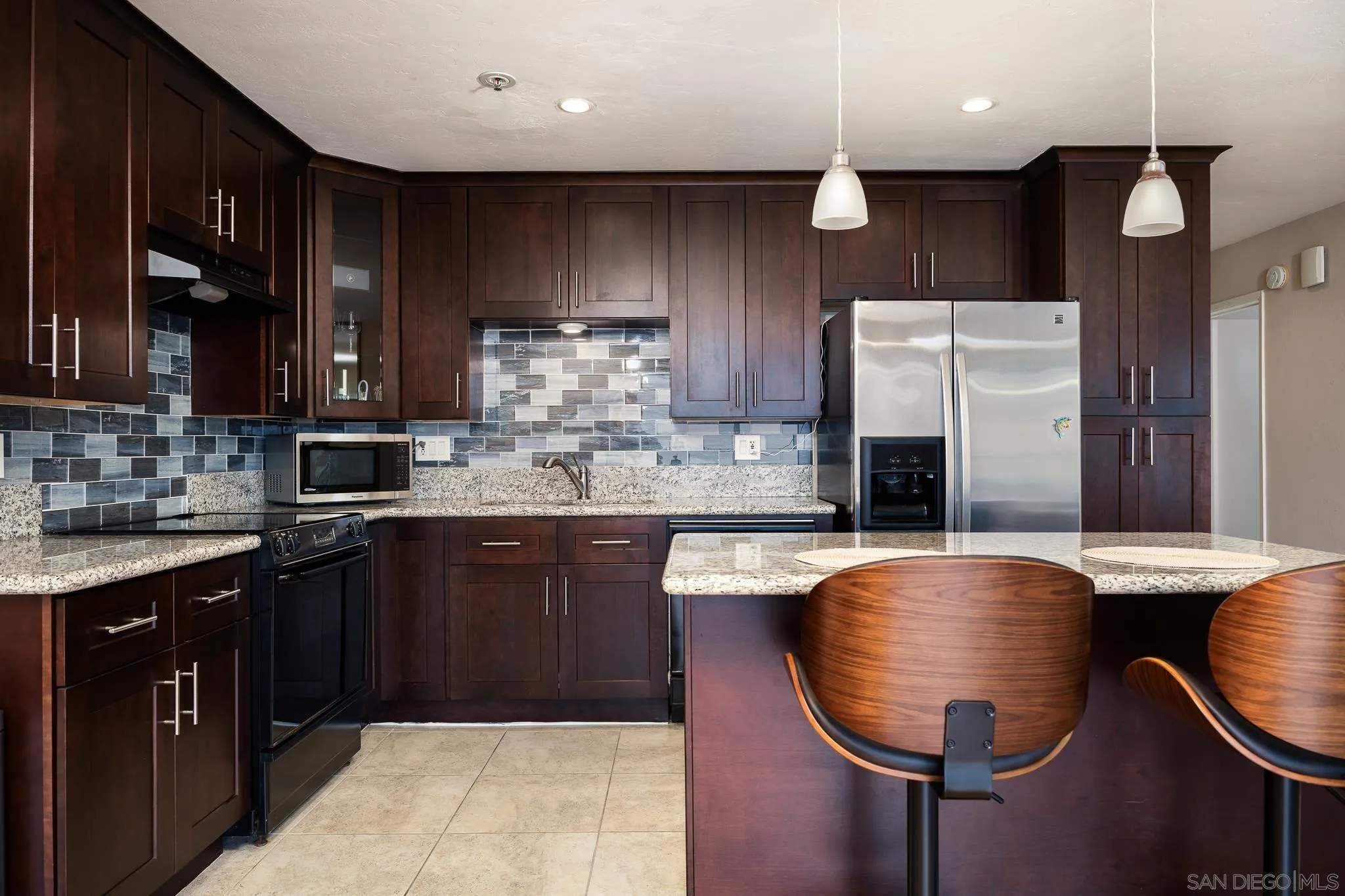 https://cdn.realtyfeed.com/cdn/127/250025450/aca72c1fc401ae0e71585d3143e8f184.webp