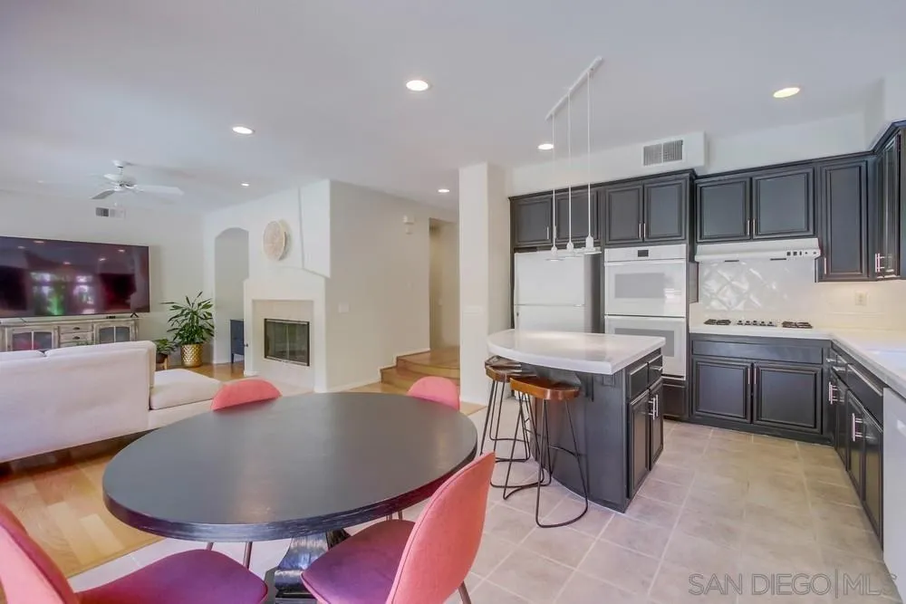 https://cdn.realtyfeed.com/cdn/127/250025454/10ad0253bf8f2897323400fcd68aad6a.webp