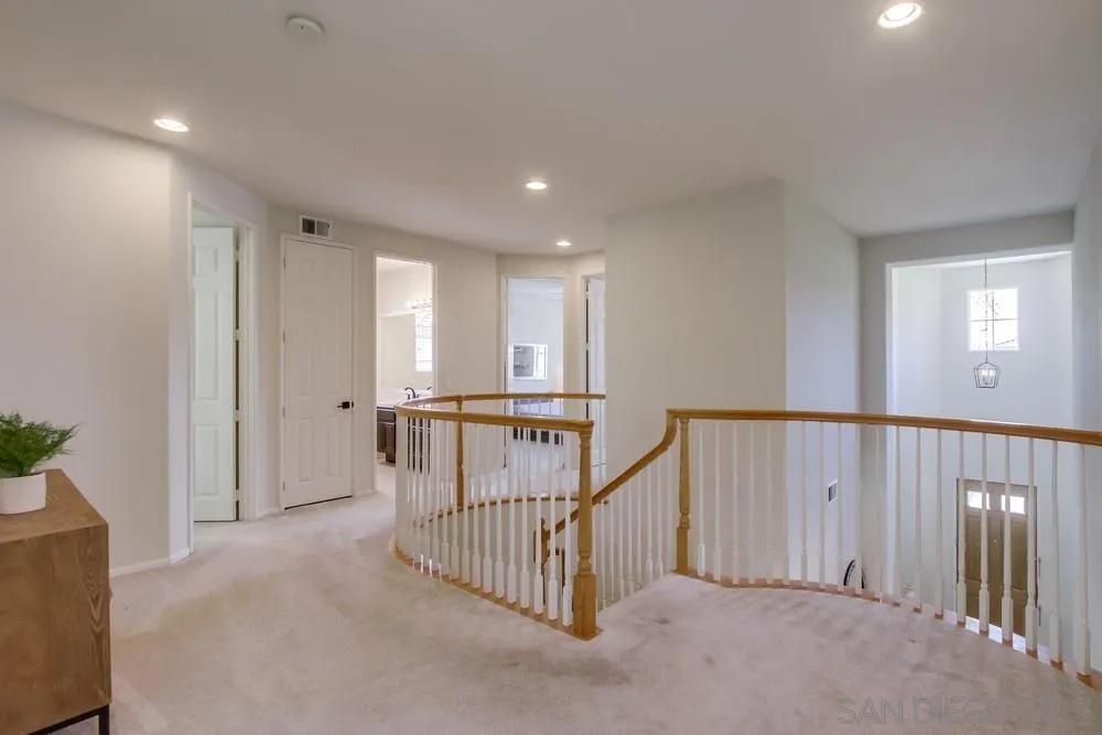 https://cdn.realtyfeed.com/cdn/127/250025454/123c23f53106df1785065aa339ca5429.webp