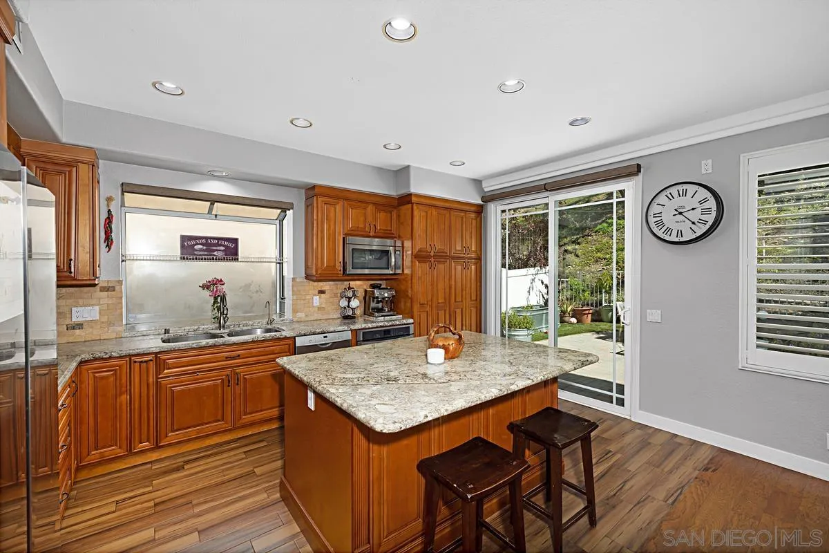 https://cdn.realtyfeed.com/cdn/127/250025462/11894d66d8d8cc1a2215f8c2e43cb9d1.webp