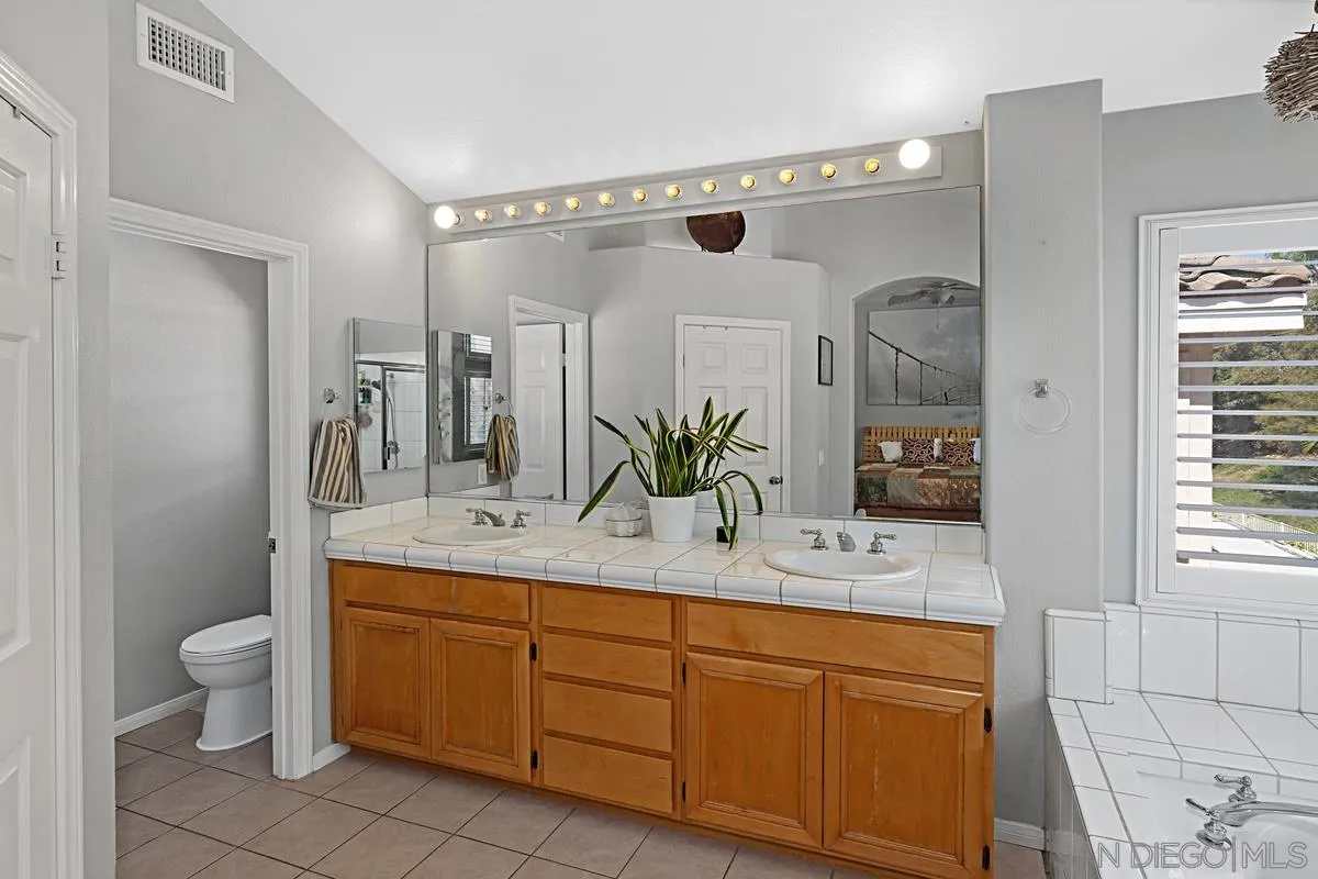 https://cdn.realtyfeed.com/cdn/127/250025462/133731e60b8f20efe28971aacc40481c.webp