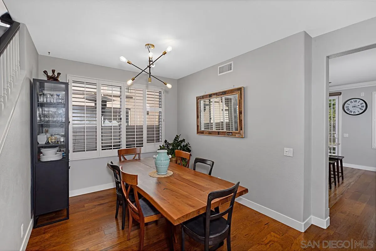 https://cdn.realtyfeed.com/cdn/127/250025462/6375b7ff4196ef2a4f43989646cbe60e.webp
