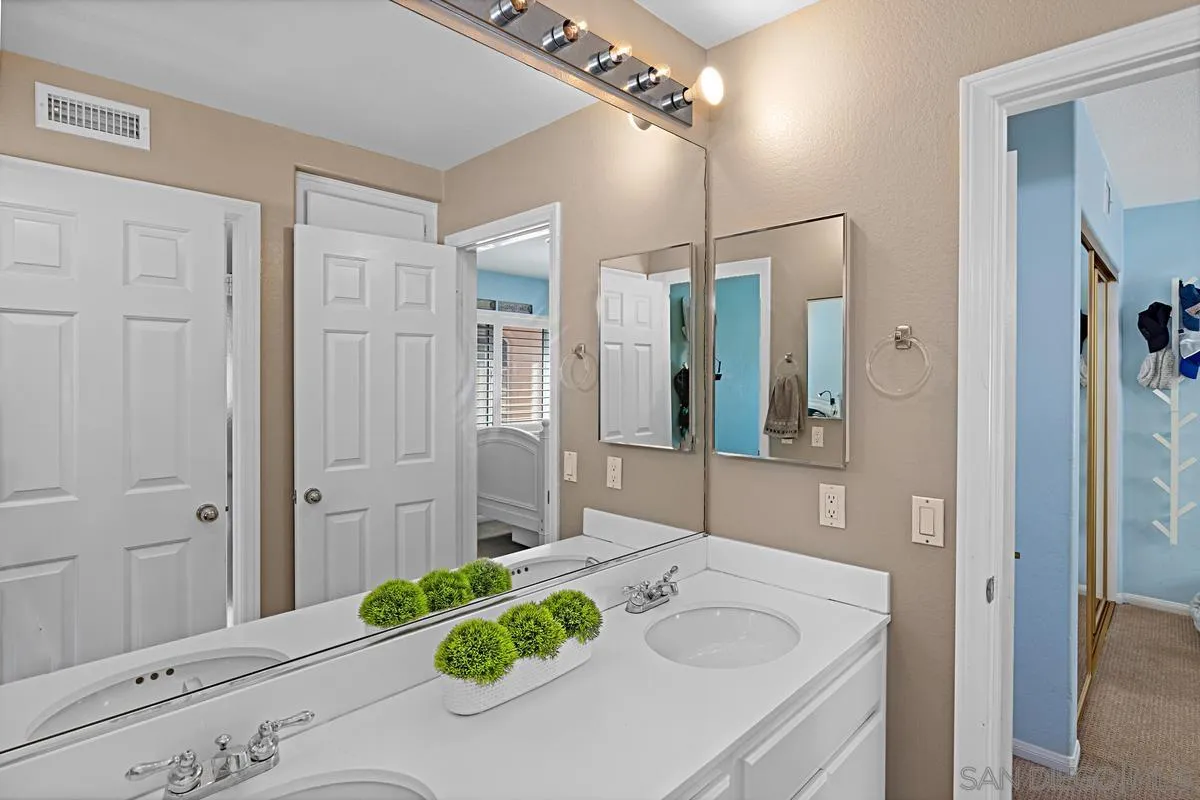 https://cdn.realtyfeed.com/cdn/127/250025462/b202e20450242fd56637424af611af3c.webp