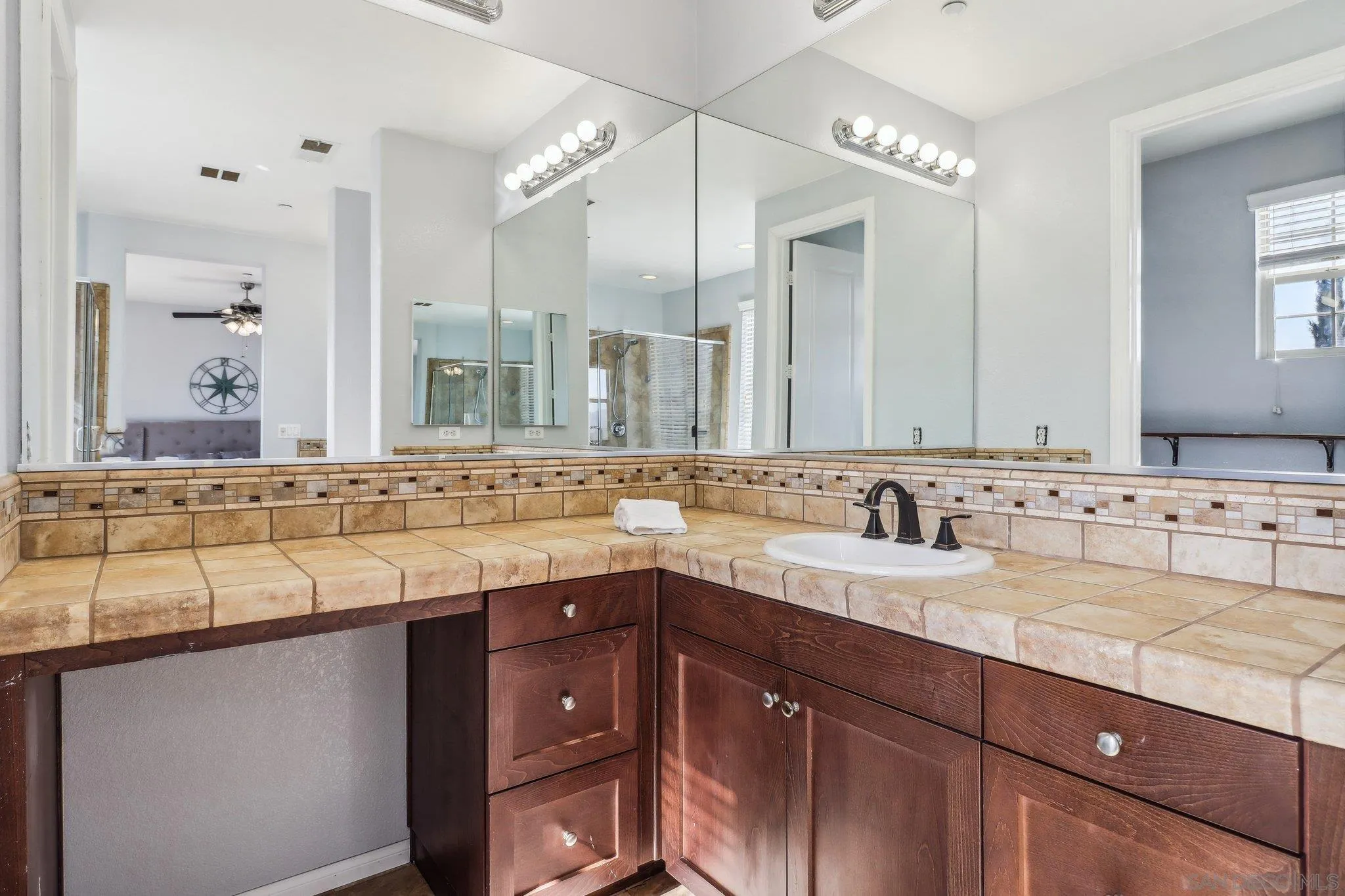 https://cdn.realtyfeed.com/cdn/127/250025477/0e75641054a0a20b53fe574944cb06e7.webp