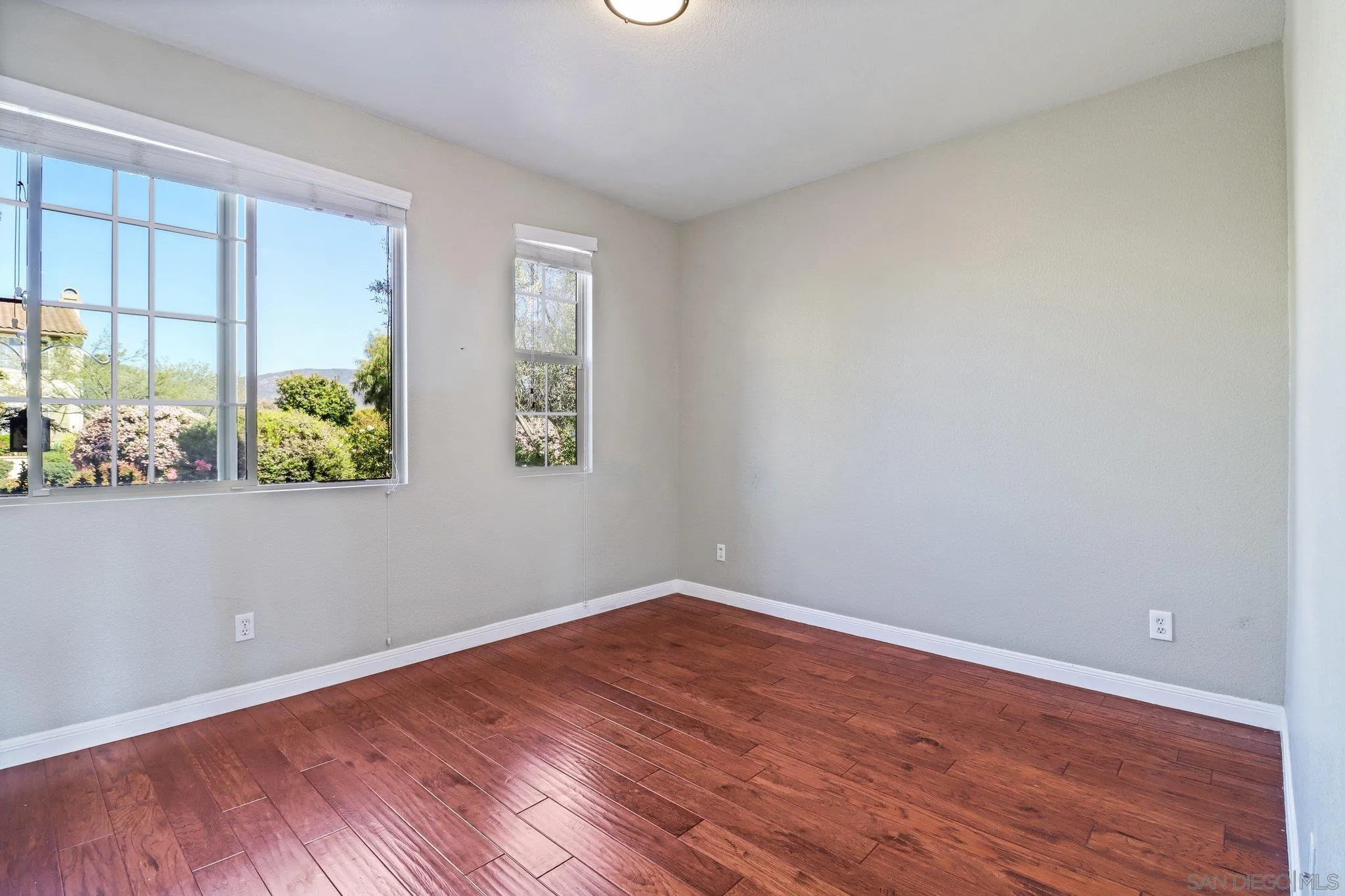 https://cdn.realtyfeed.com/cdn/127/250025477/47a3b63ef5059add0ccc646f344282a8.webp