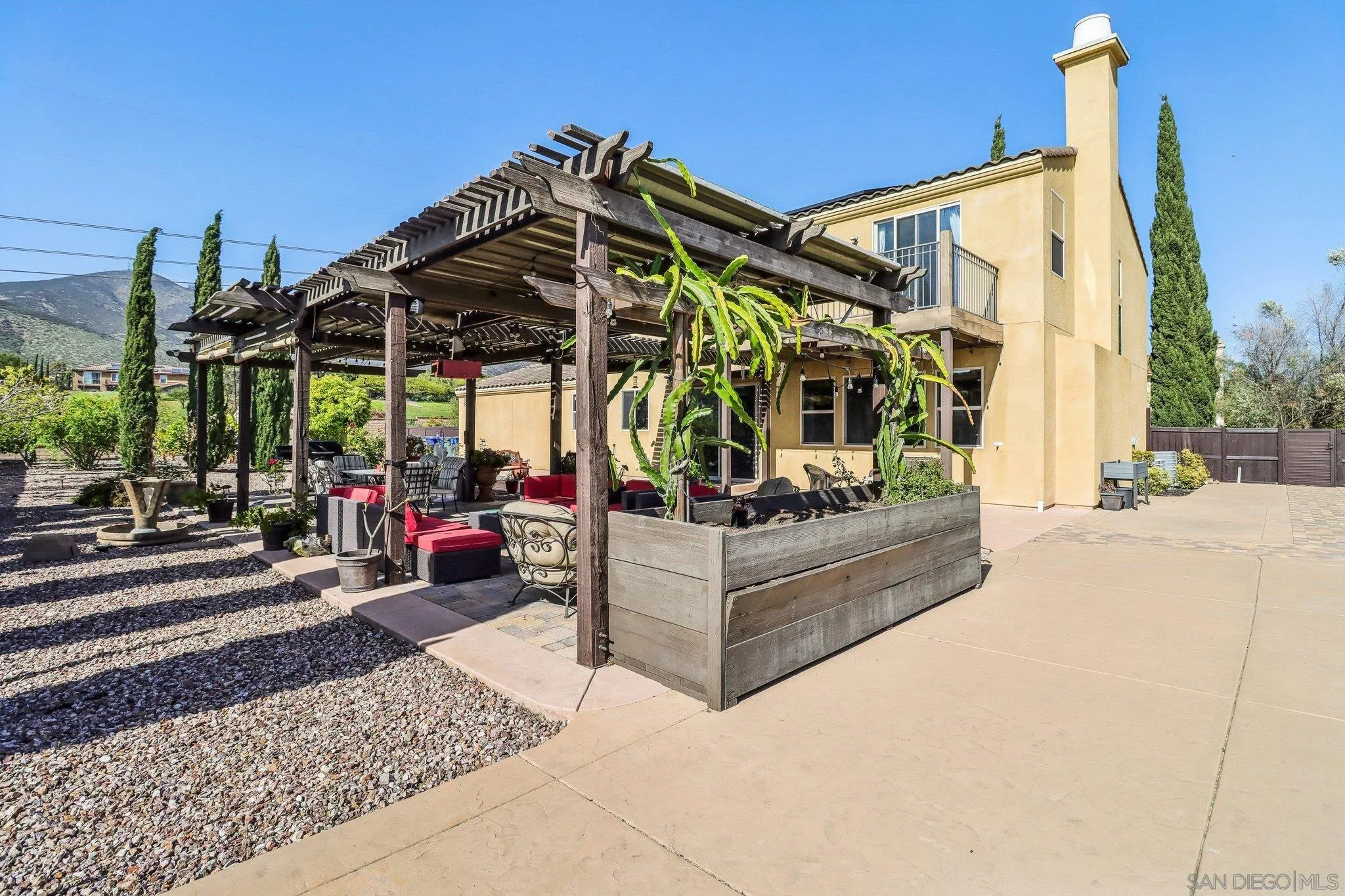 https://cdn.realtyfeed.com/cdn/127/250025477/c5ca6886abeb946310cba4d838383988.webp