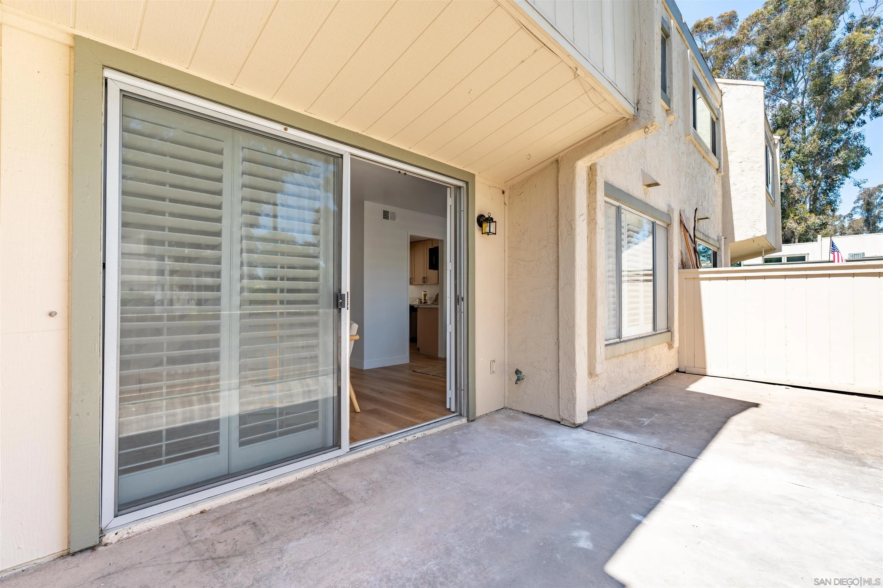 https://cdn.realtyfeed.com/cdn/127/250025487/aedc9d5447289122996d261339bd5a65.webp