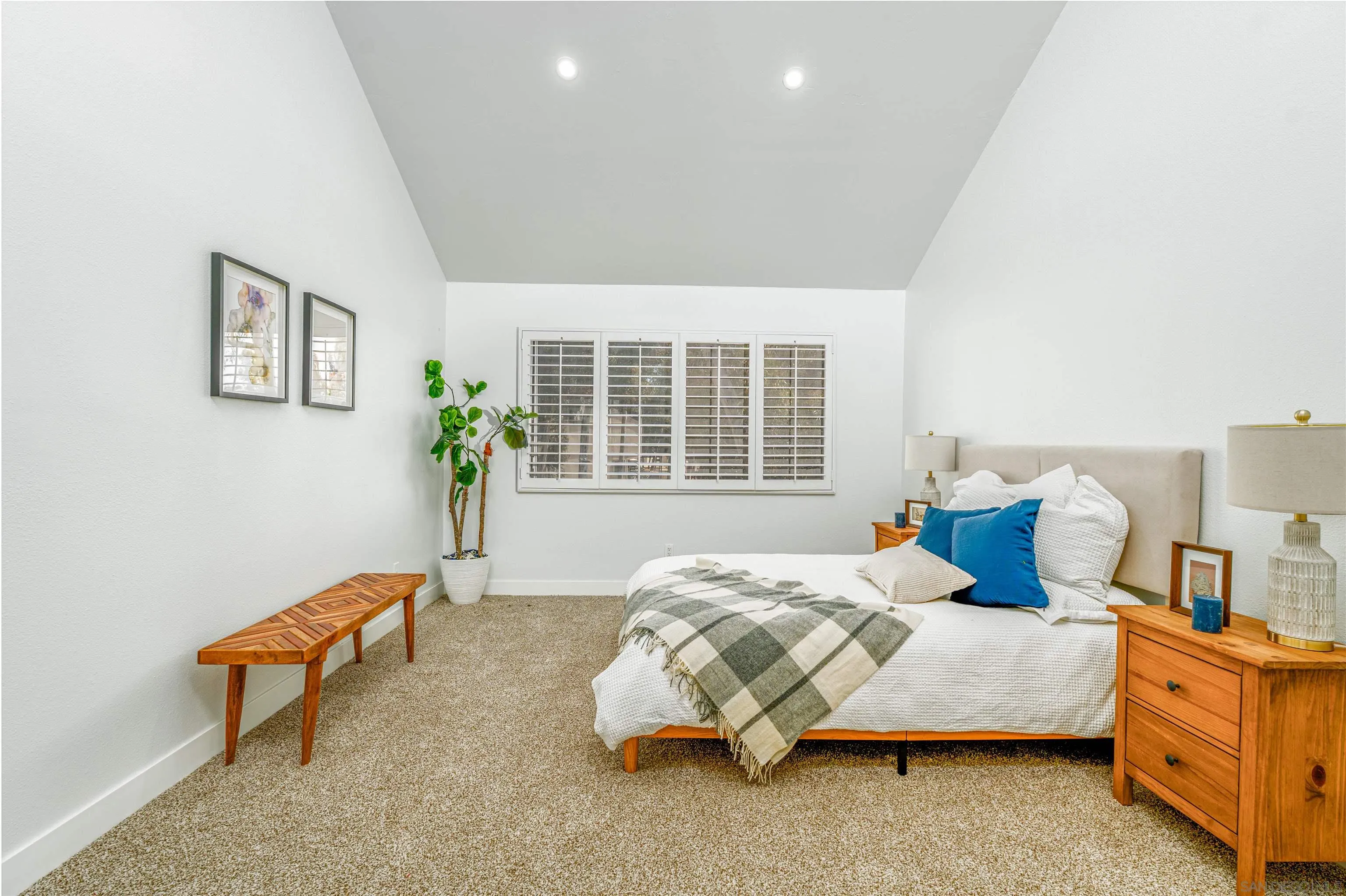 https://cdn.realtyfeed.com/cdn/127/250025487/b49942601c9f28985883e895a63916a4.webp
